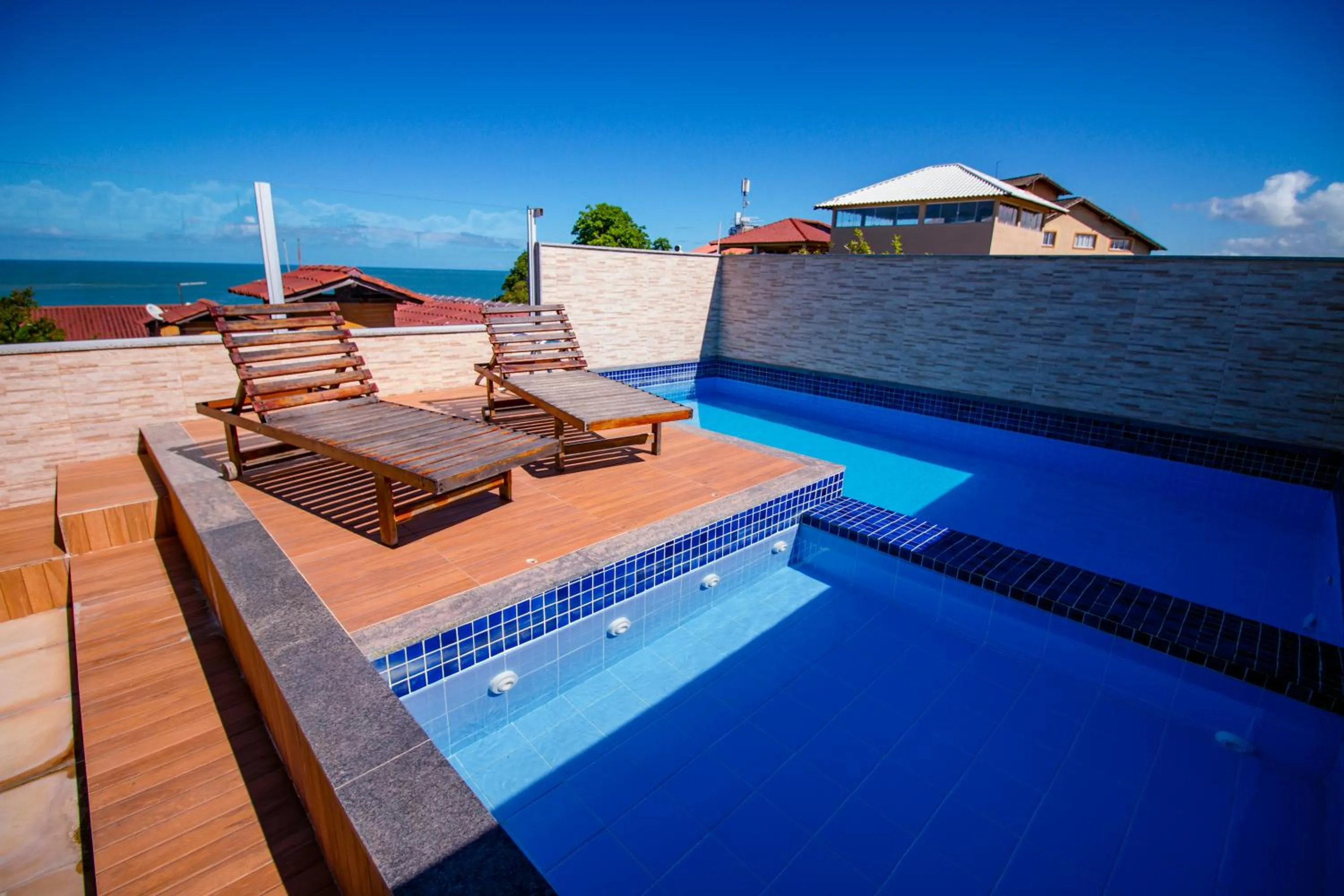 Swimming pool in Pousada Pau Brasil Ubu