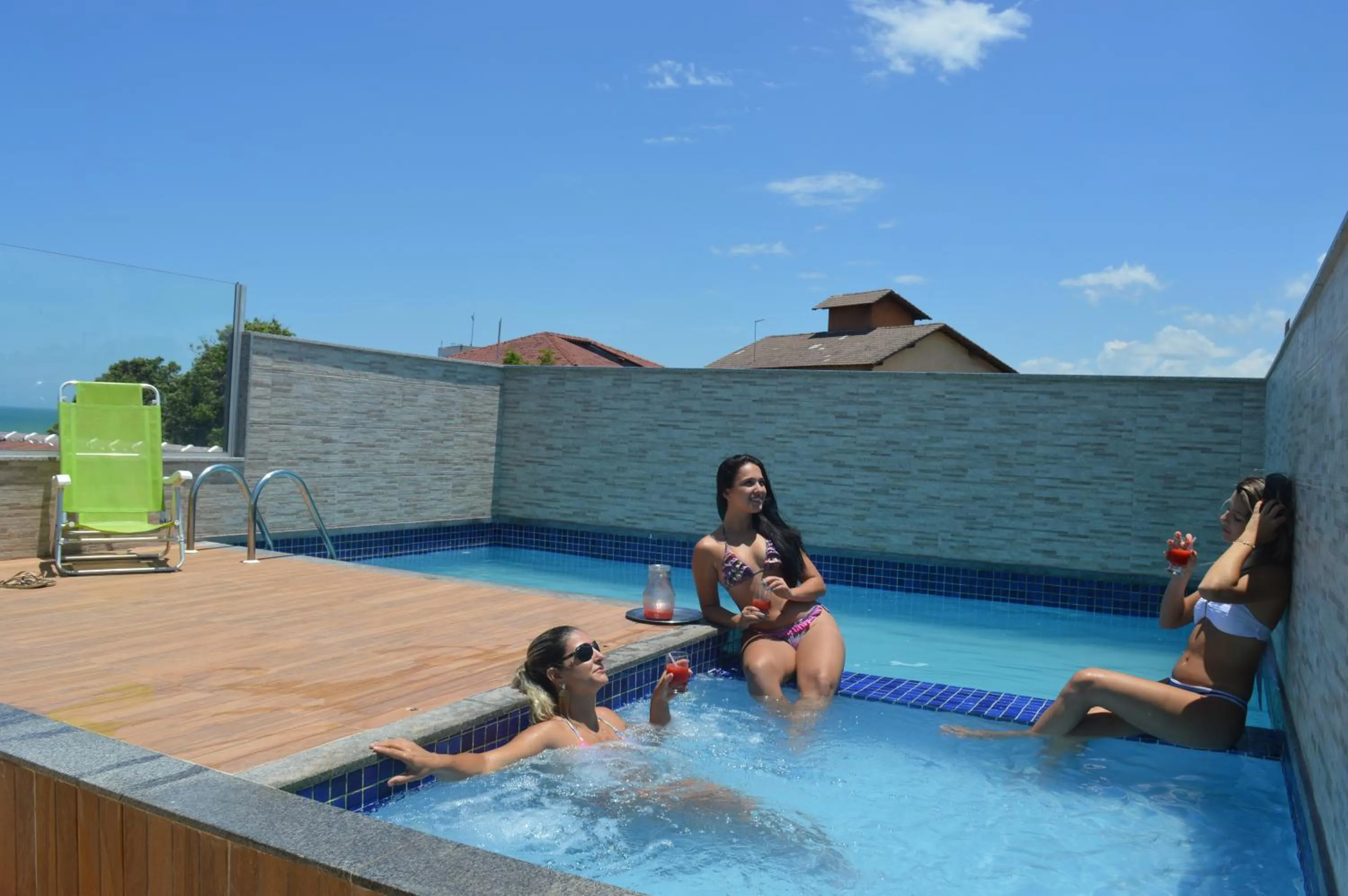 Swimming pool in Pousada Pau Brasil Ubu