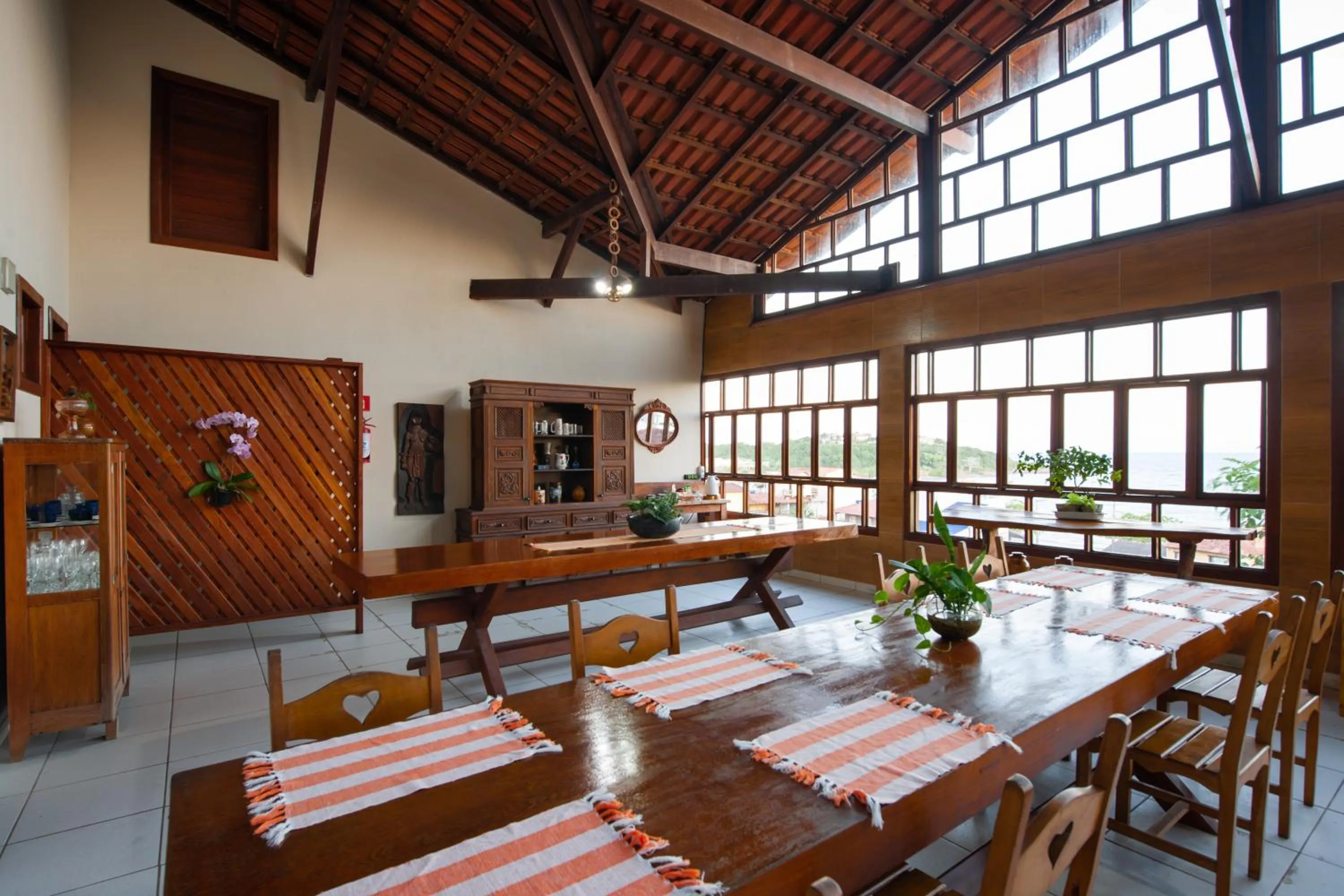 Restaurant/places to eat in Pousada Pau Brasil Ubu