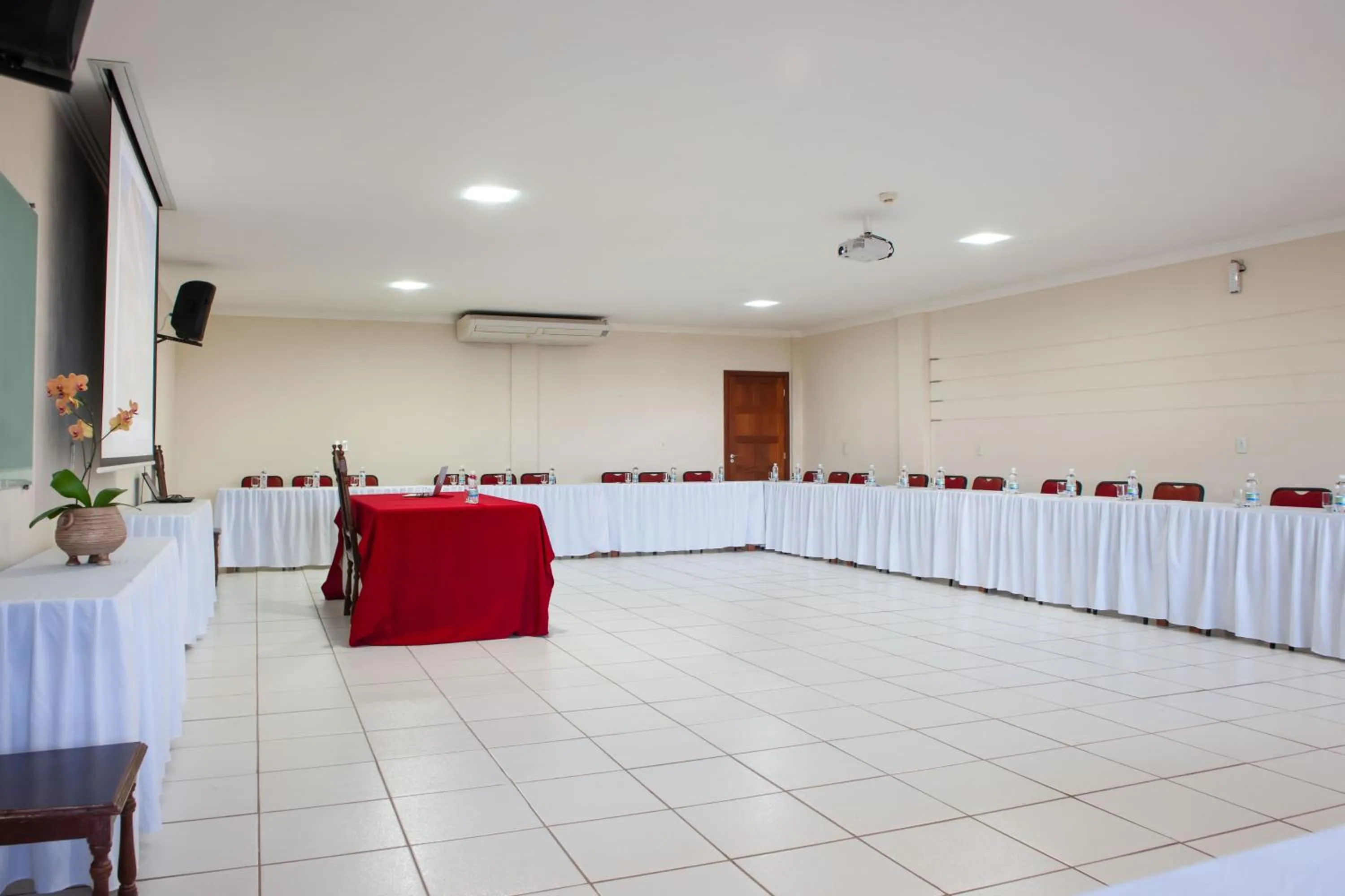 Meeting/conference room in Pousada Pau Brasil Ubu