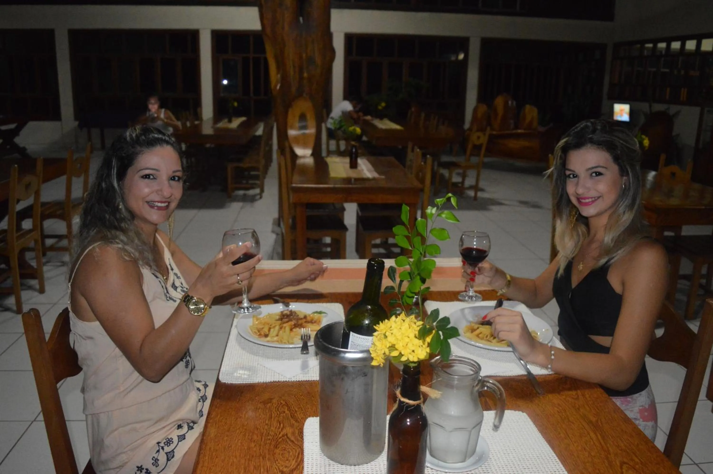 Restaurant/places to eat in Pousada Pau Brasil Ubu