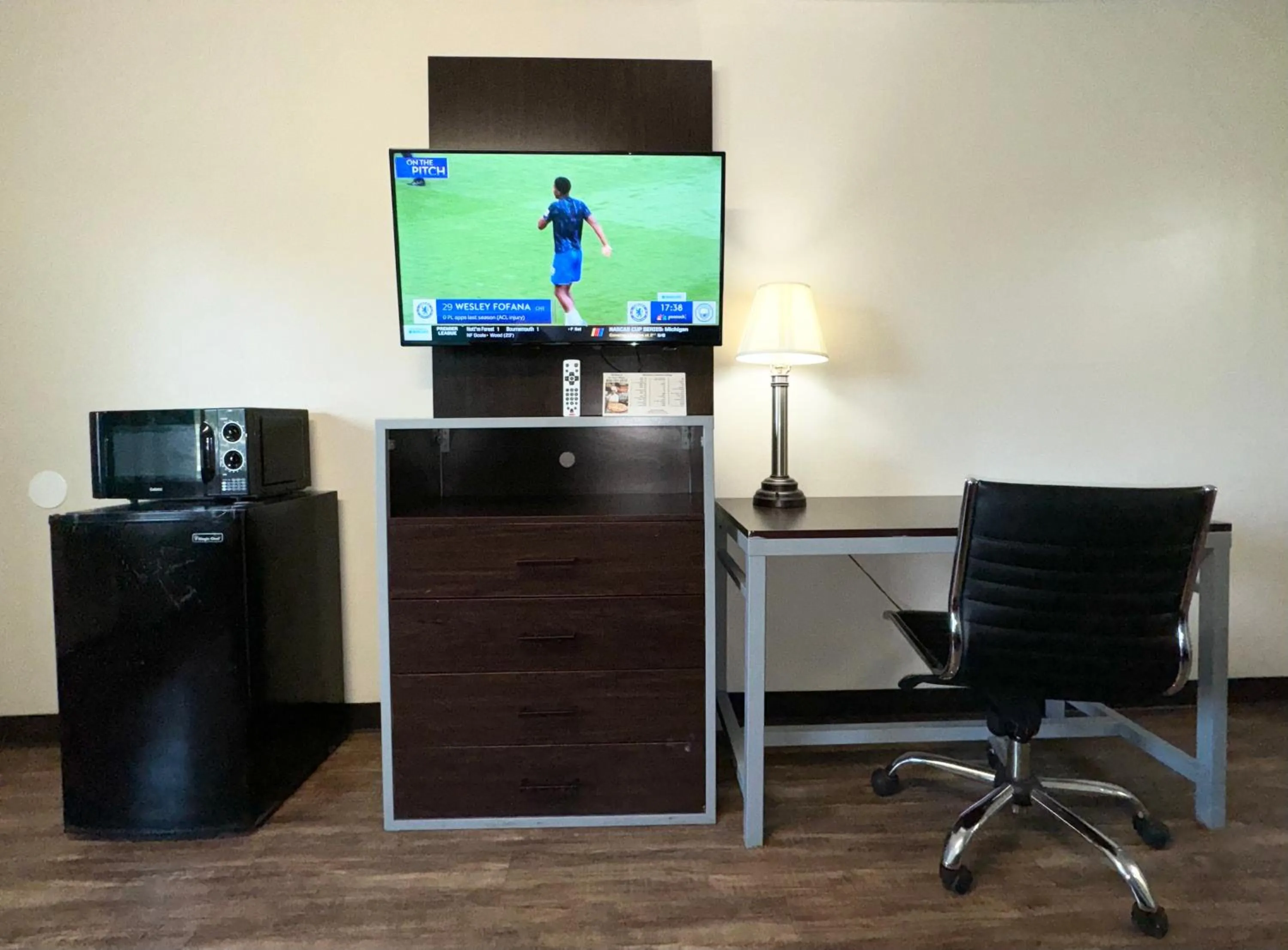 TV and multimedia in Euro Inn & Suites of Slidell