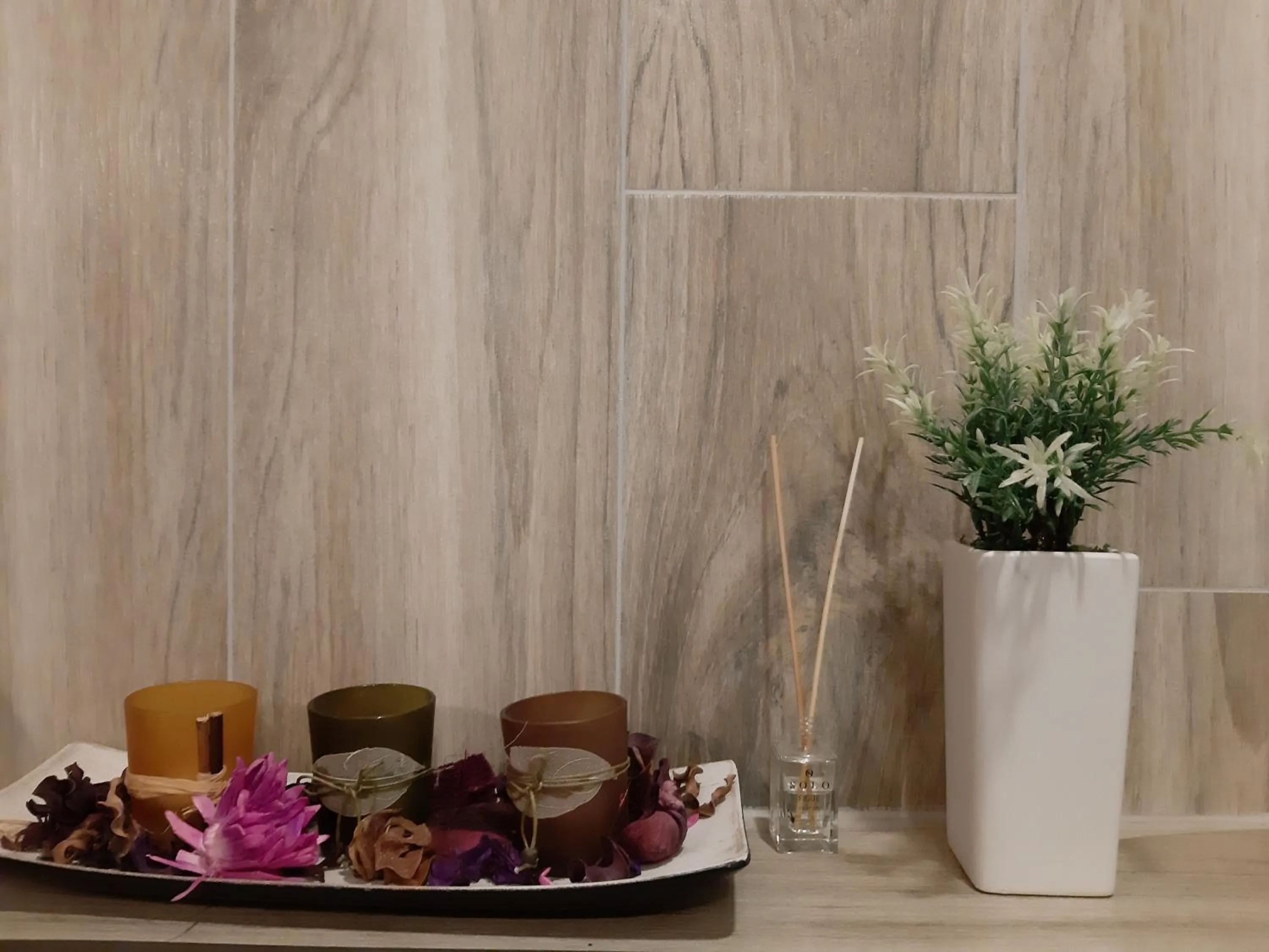 Decorative detail in Nino's Rooms