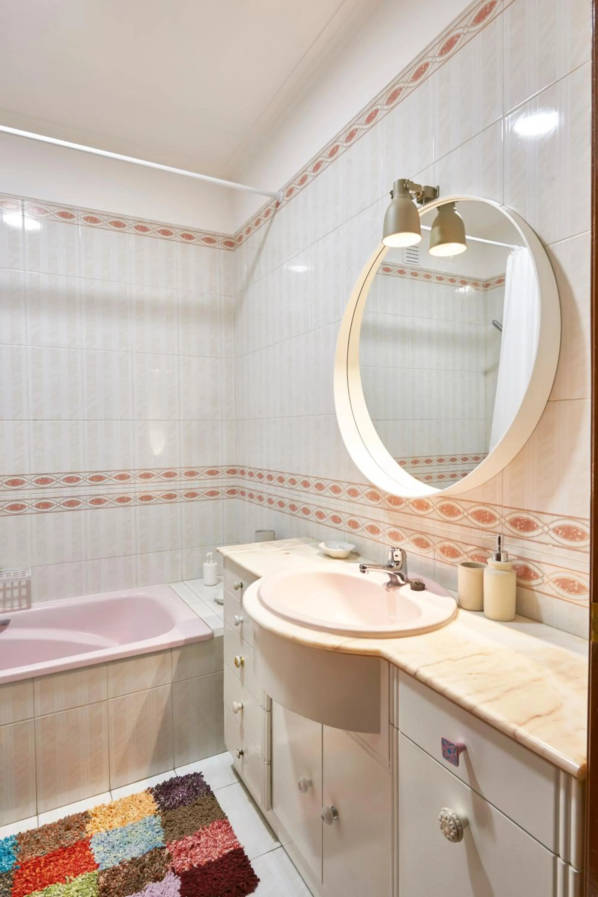 Shower in Cascais Handsome Apartment