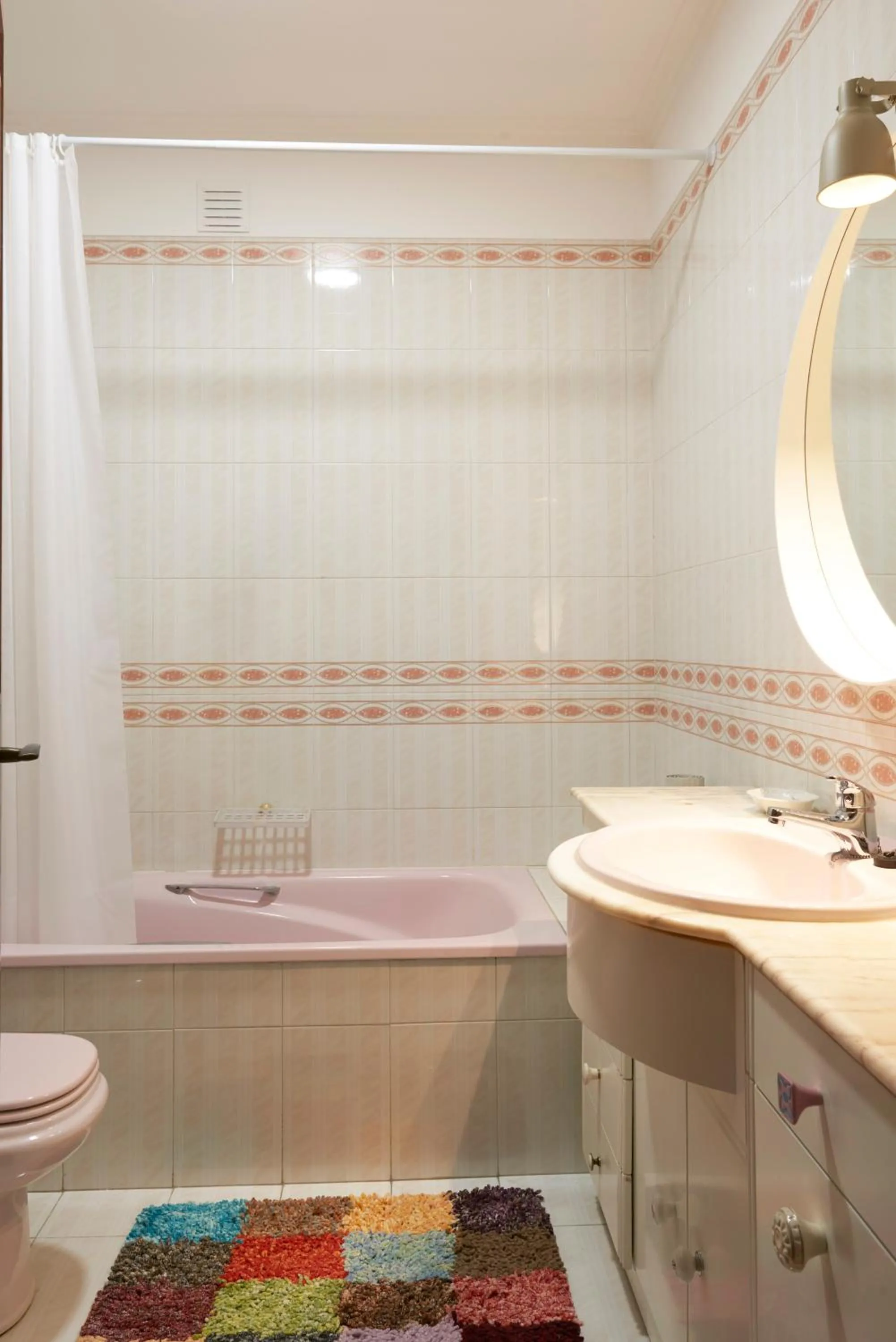 Shower in Cascais Handsome Apartment