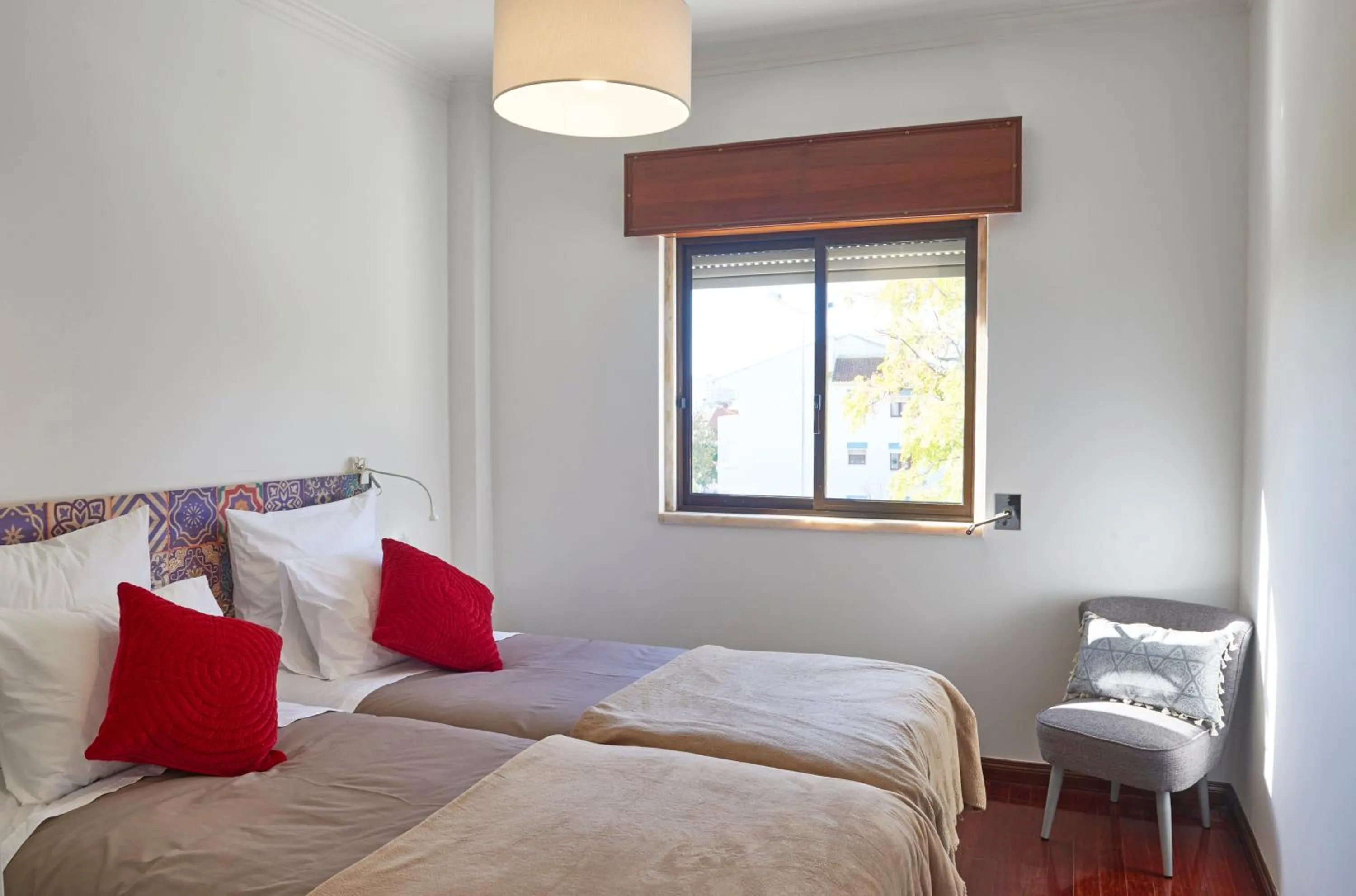 Bed in Cascais Handsome Apartment