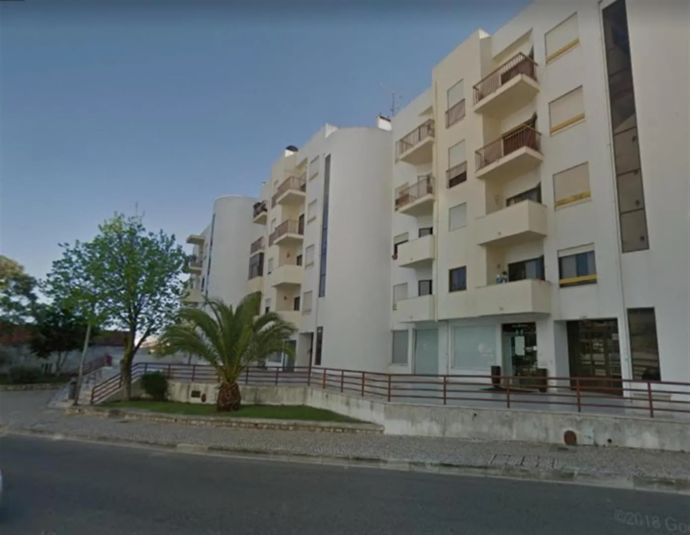 Property building in Cascais Handsome Apartment