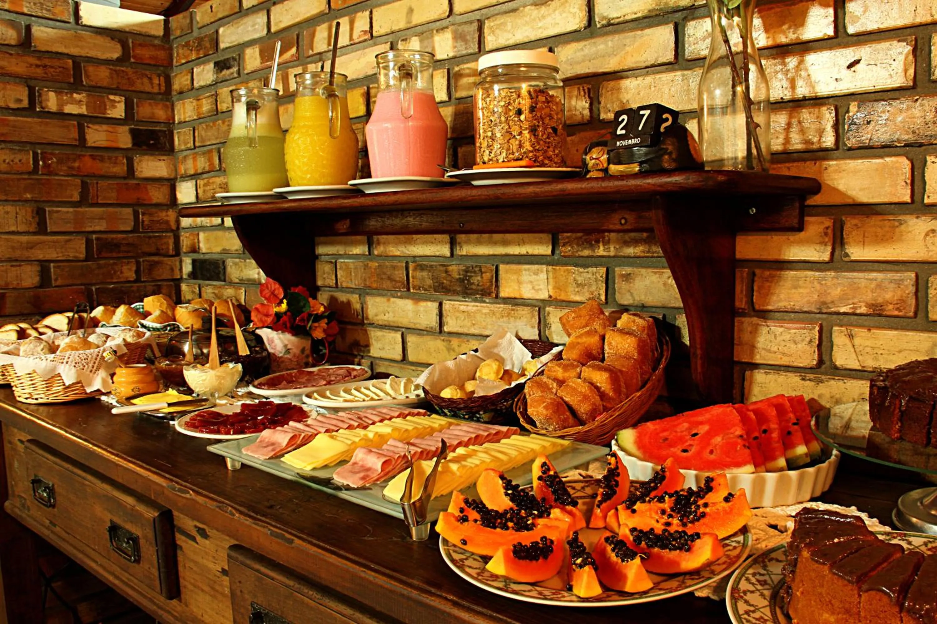 Restaurant/places to eat in Pousada Mares do Santinho
