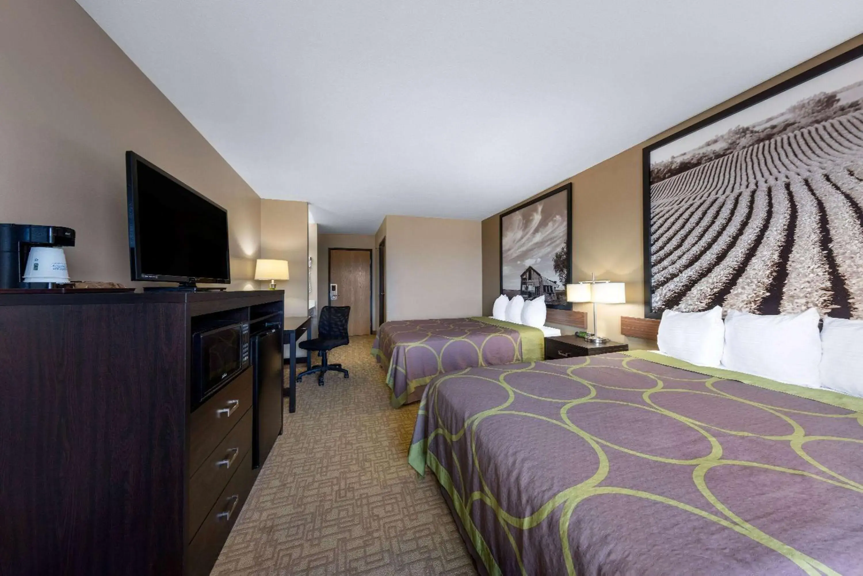 Photo of the whole room, Bed in Super 8 by Wyndham Jackson MN Photo of the whole room, Bed in Super 8 by Wyndham Jackson MN