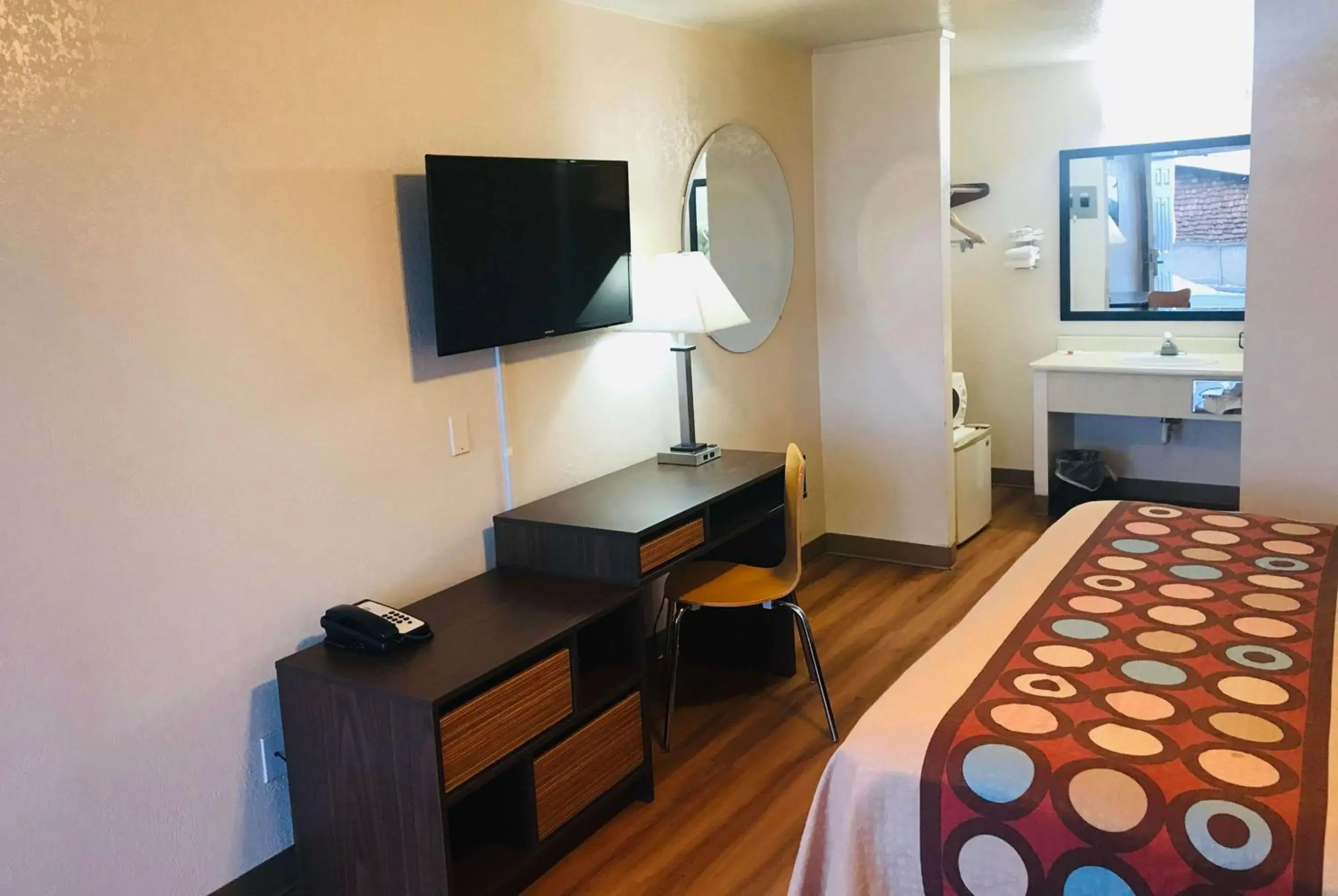 Photo of the whole room, Bed in Super 8 by Wyndham Evanston Photo of the whole room, Bed in Super 8 by Wyndham Evanston