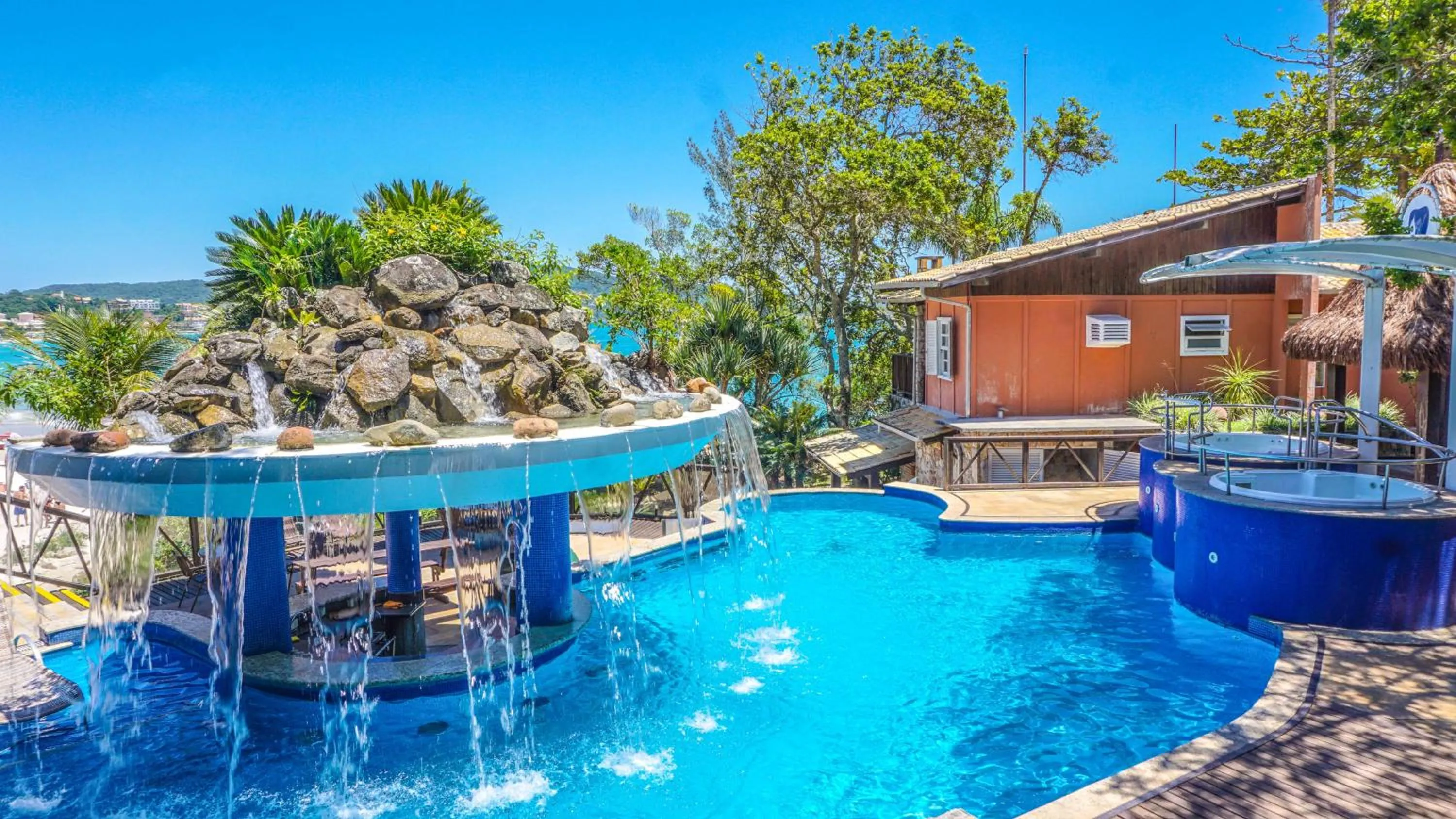 Swimming pool in Pousada Boulevard Bombinhas