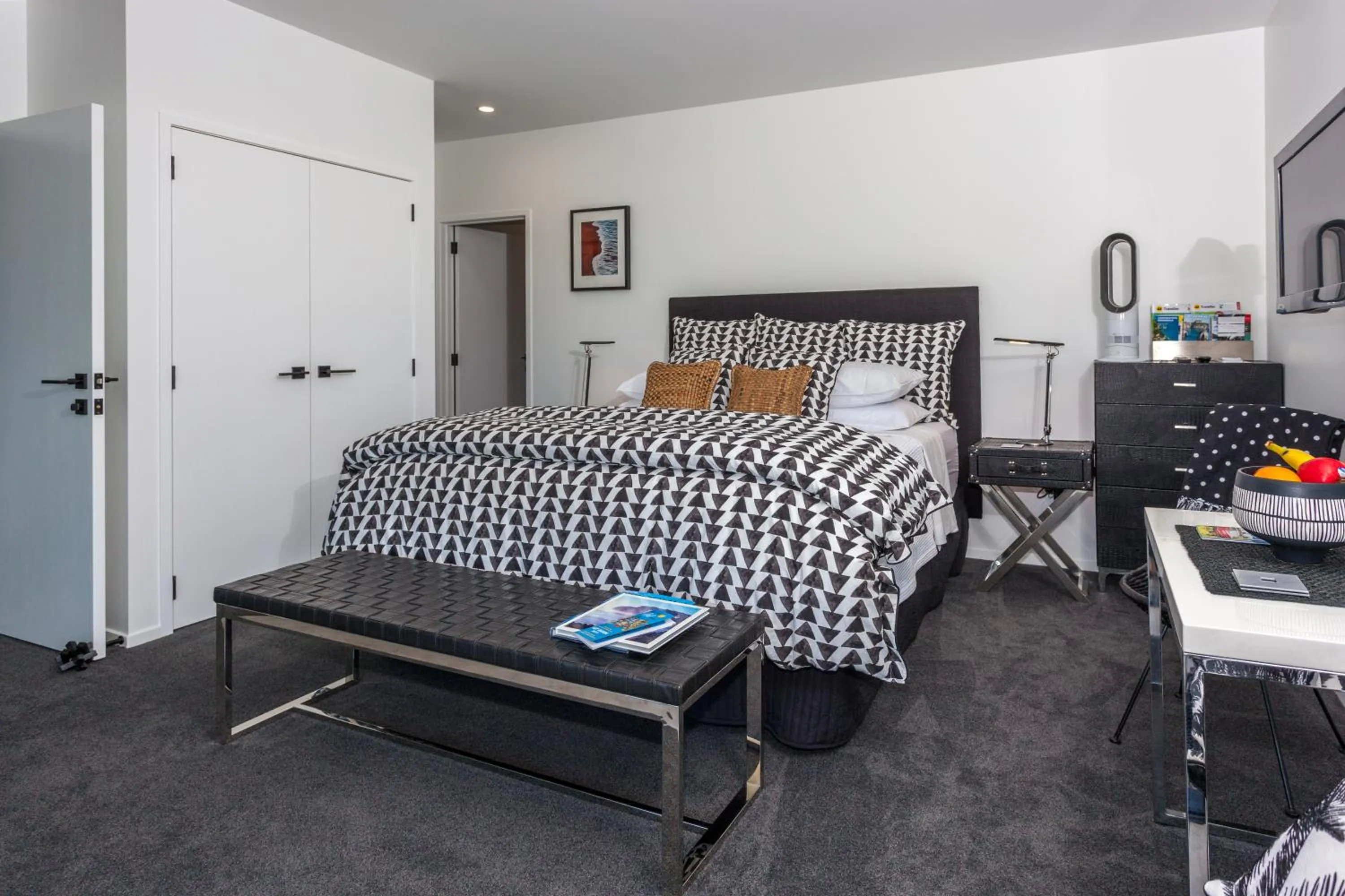 Bed in Waters Edge B&B