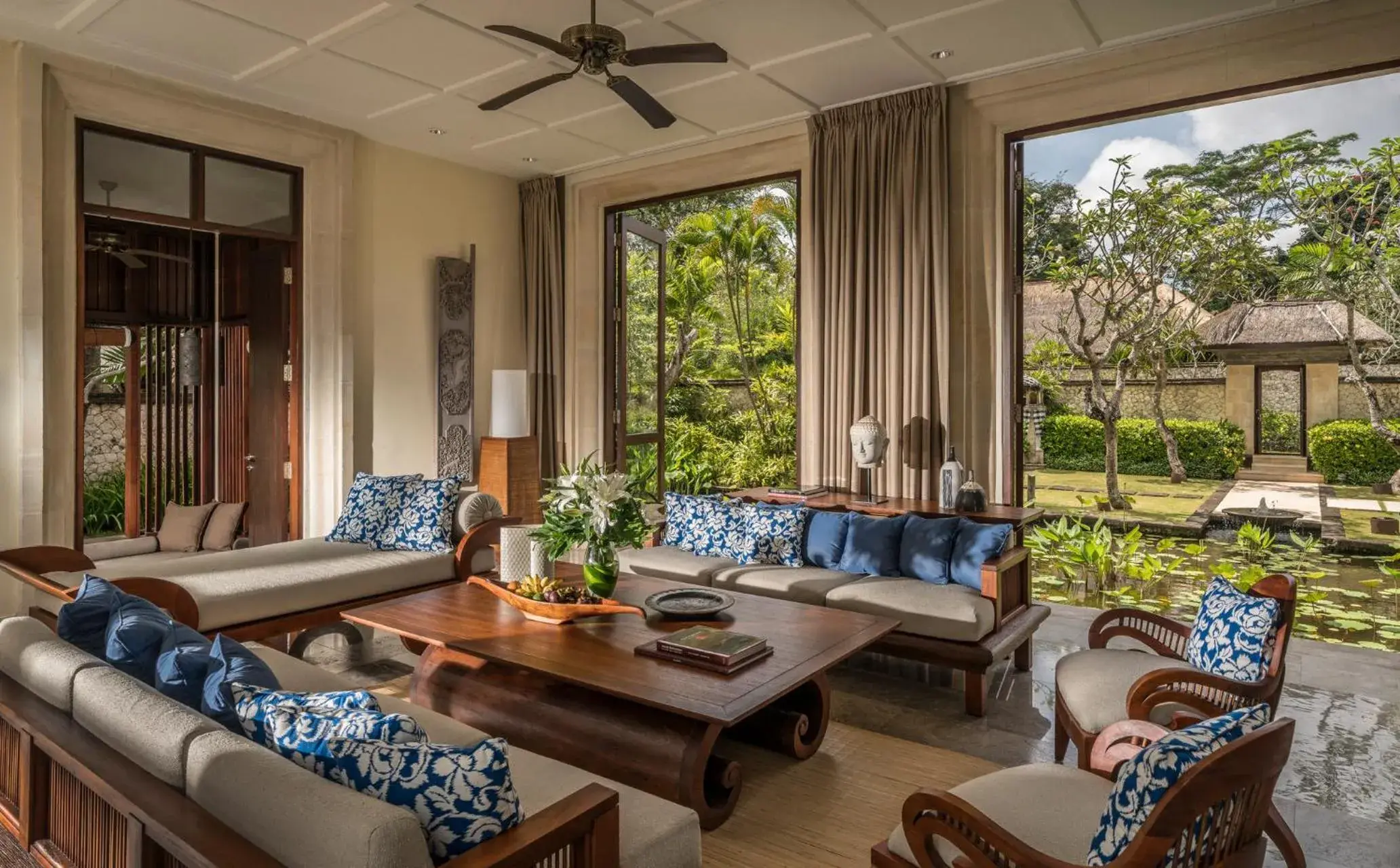 Living room in Four Seasons Resort Bali at Jimbaran Bay Living room in Four Seasons Resort Bali at Jimbaran Bay