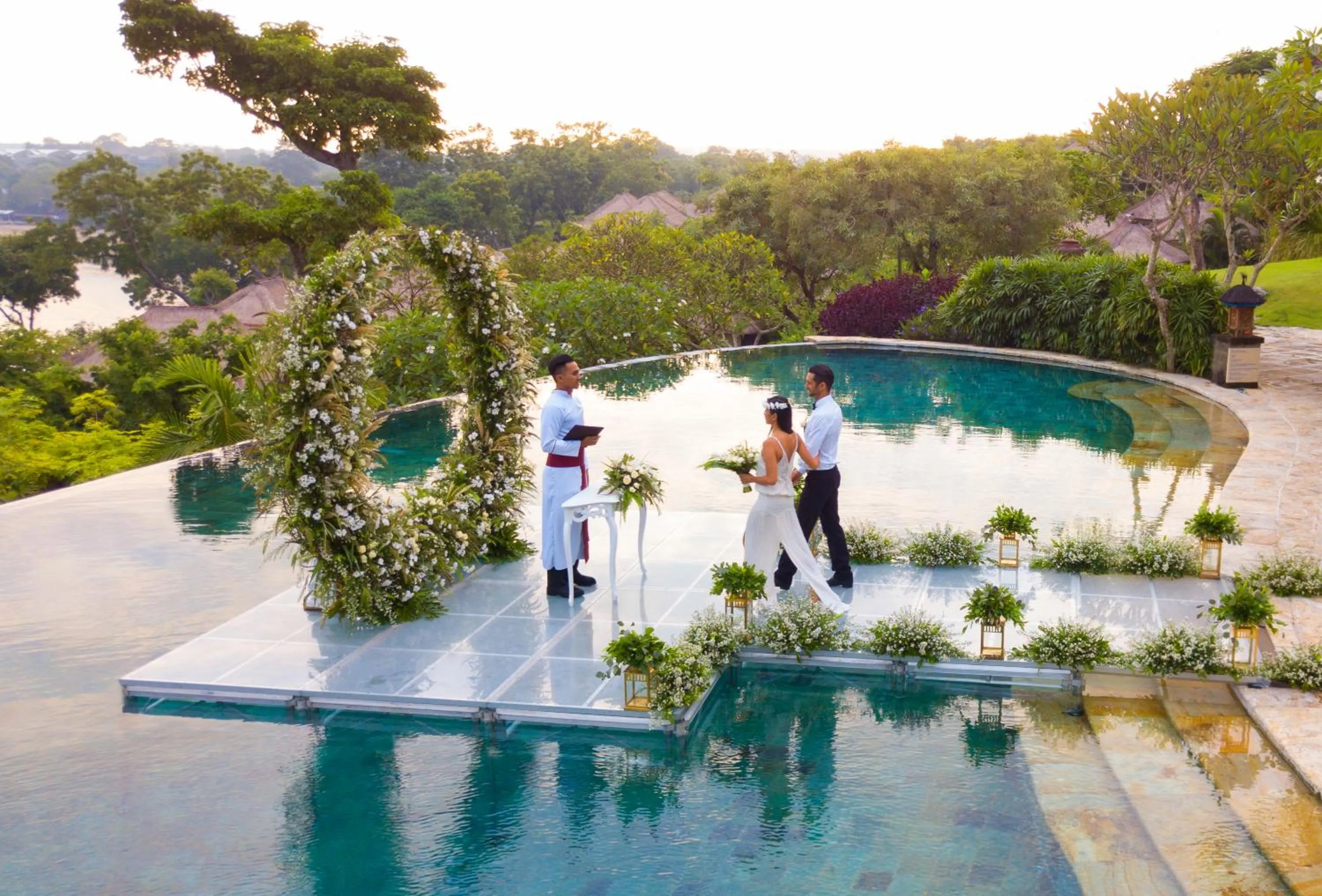 Day in Four Seasons Resort Bali at Jimbaran Bay