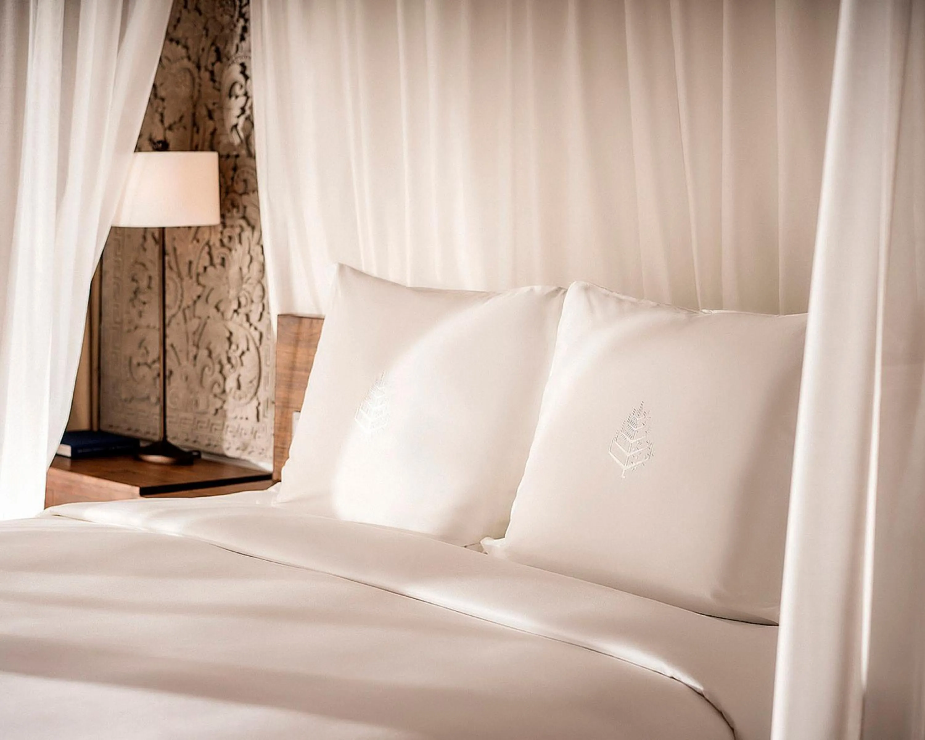 Bed in Four Seasons Resort Bali at Jimbaran Bay