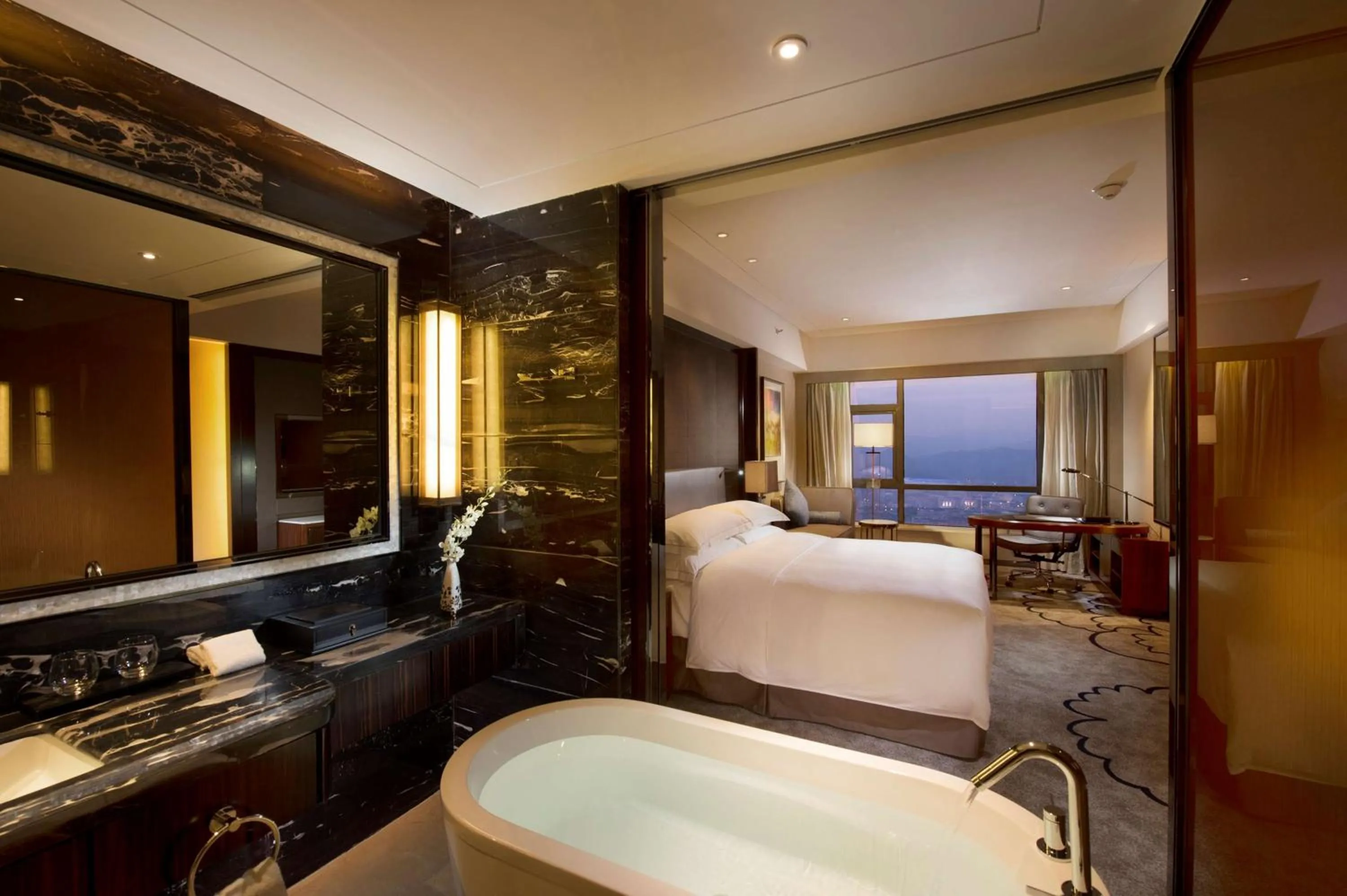 Bathroom, Bed in Hilton Zhongshan Downtown