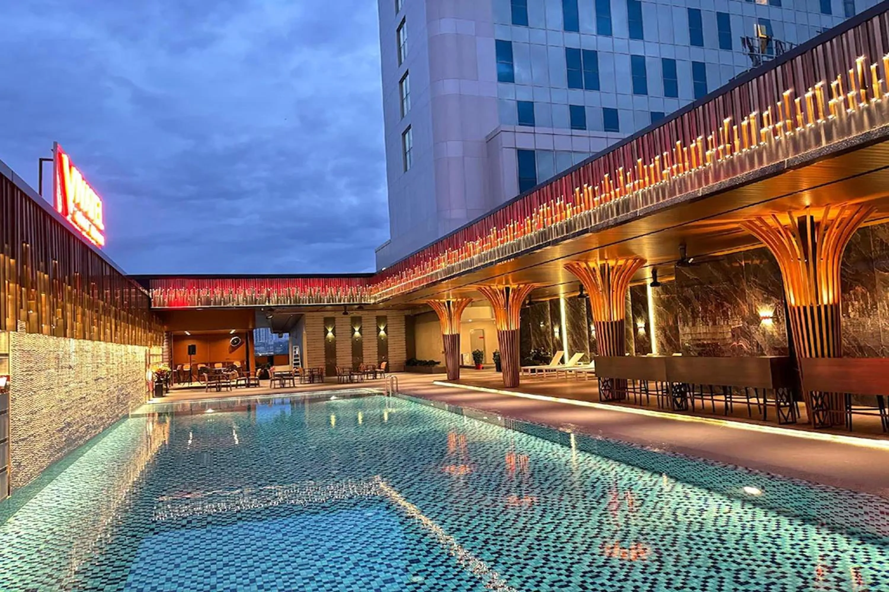 Swimming pool in Vivatel Kuala Lumpur