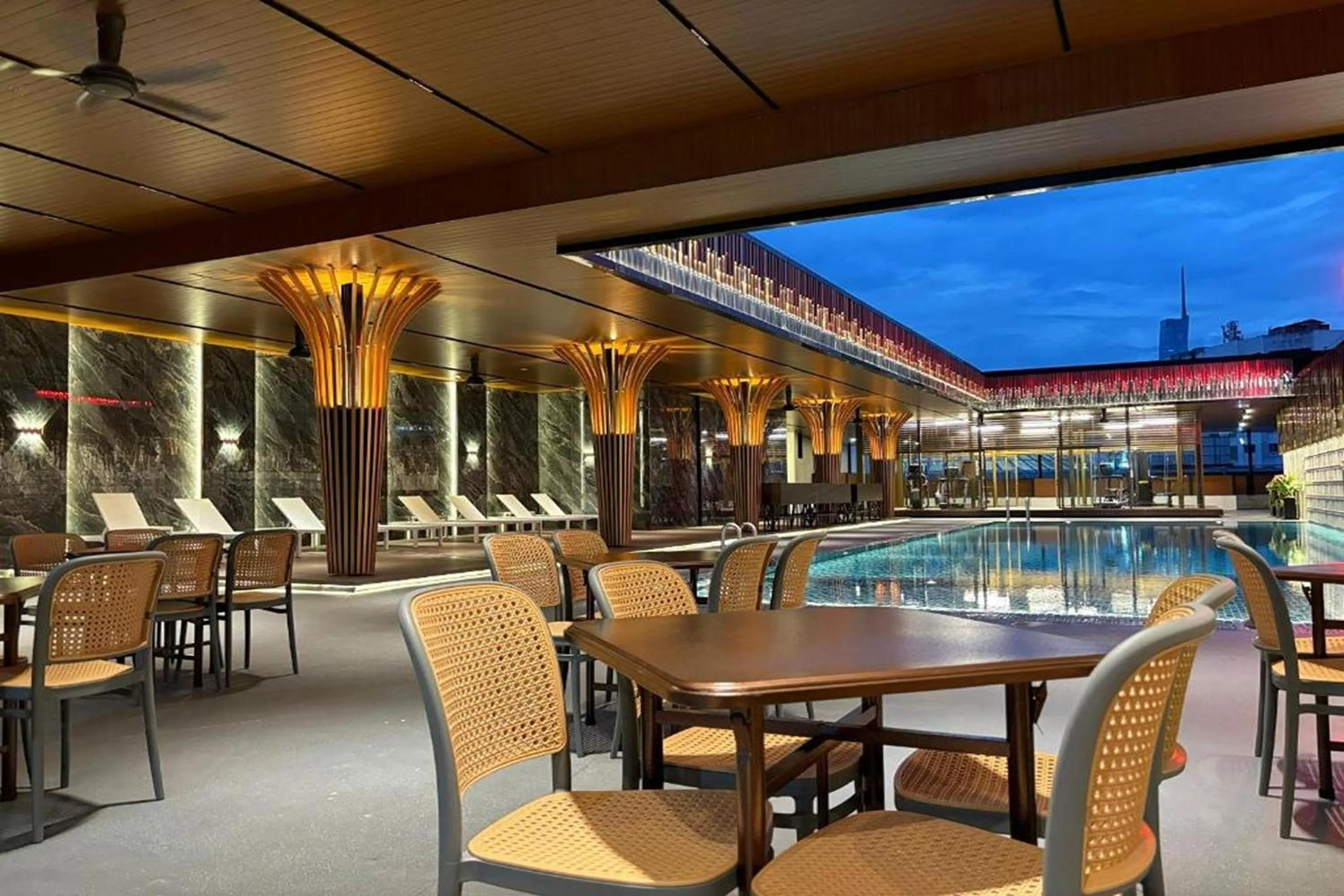 Swimming pool in Vivatel Kuala Lumpur