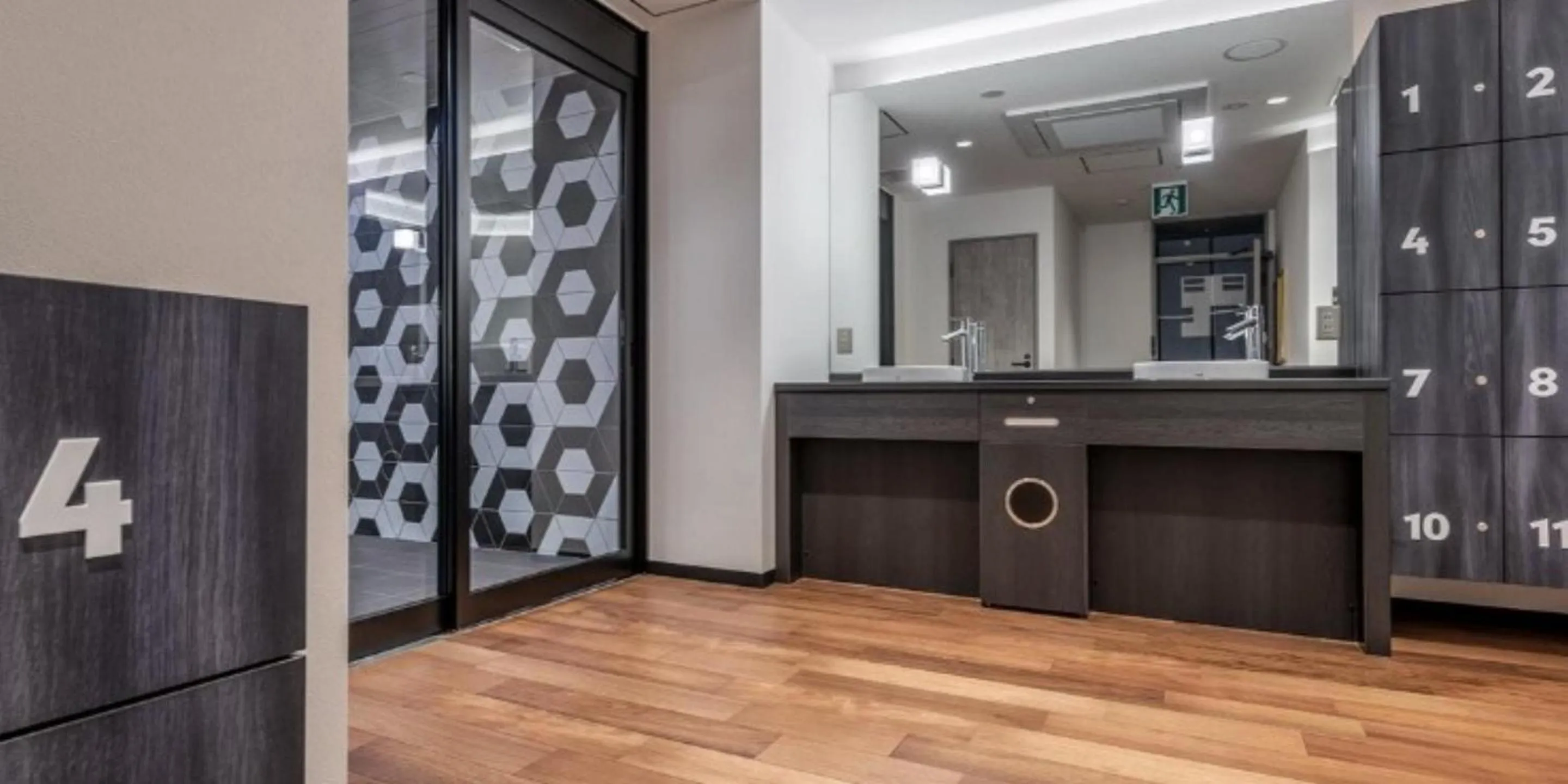 Public Bath in Hotel Plumm