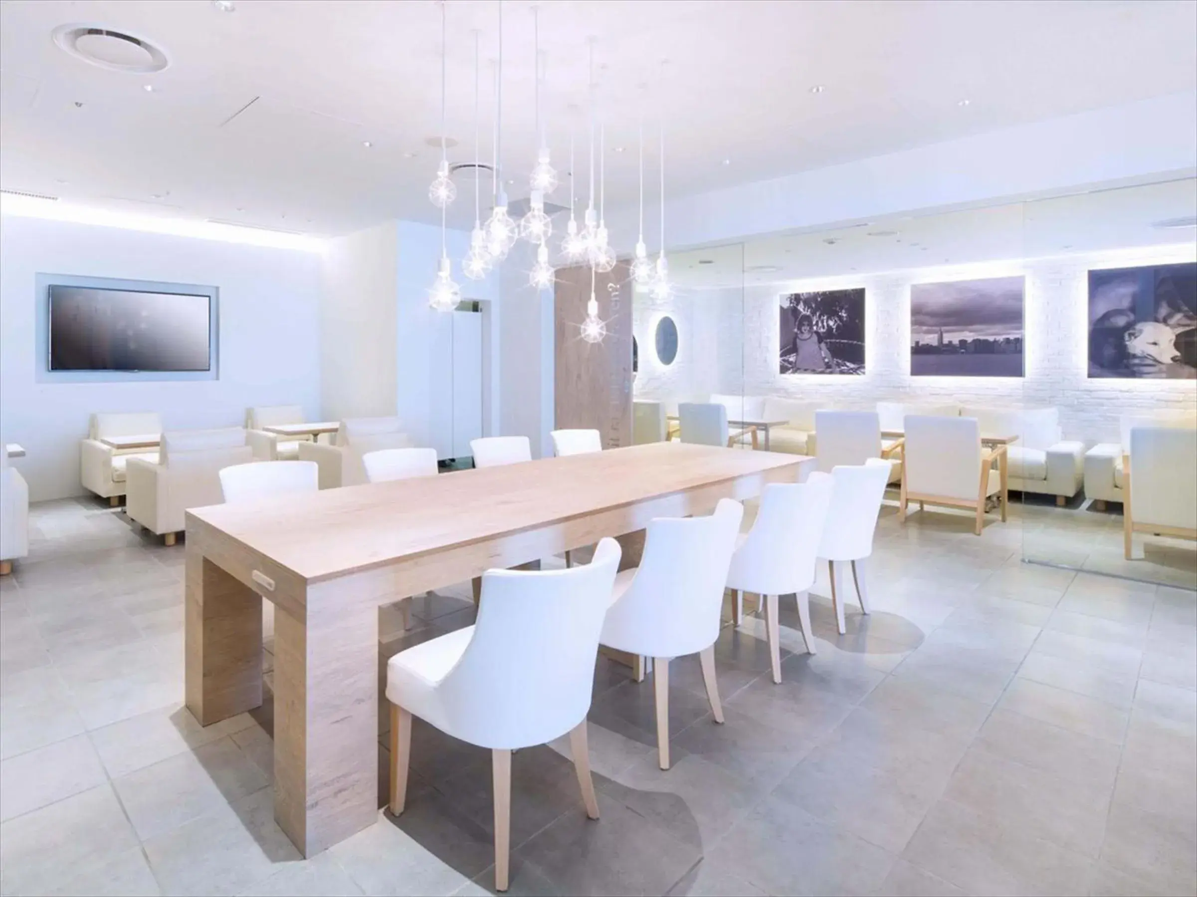 Restaurant/places to eat in Hotel Plumm Restaurant/places to eat in Hotel Plumm