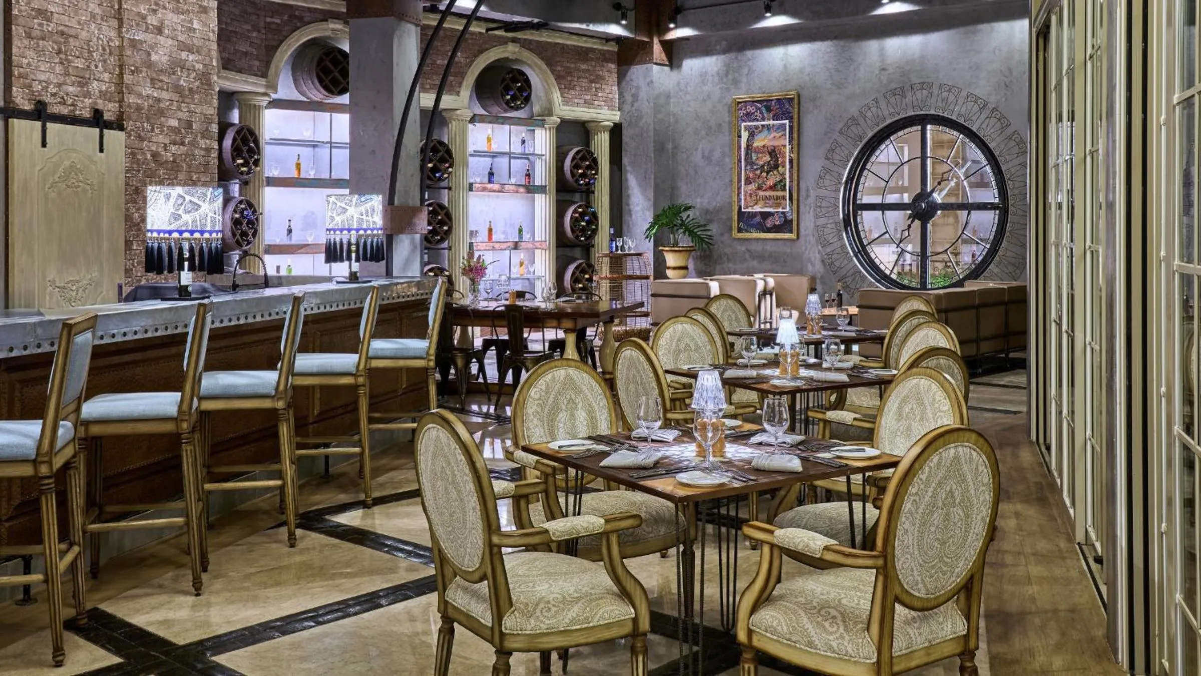 Restaurant/places to eat in Twin Lakes Hotel near Tagaytay