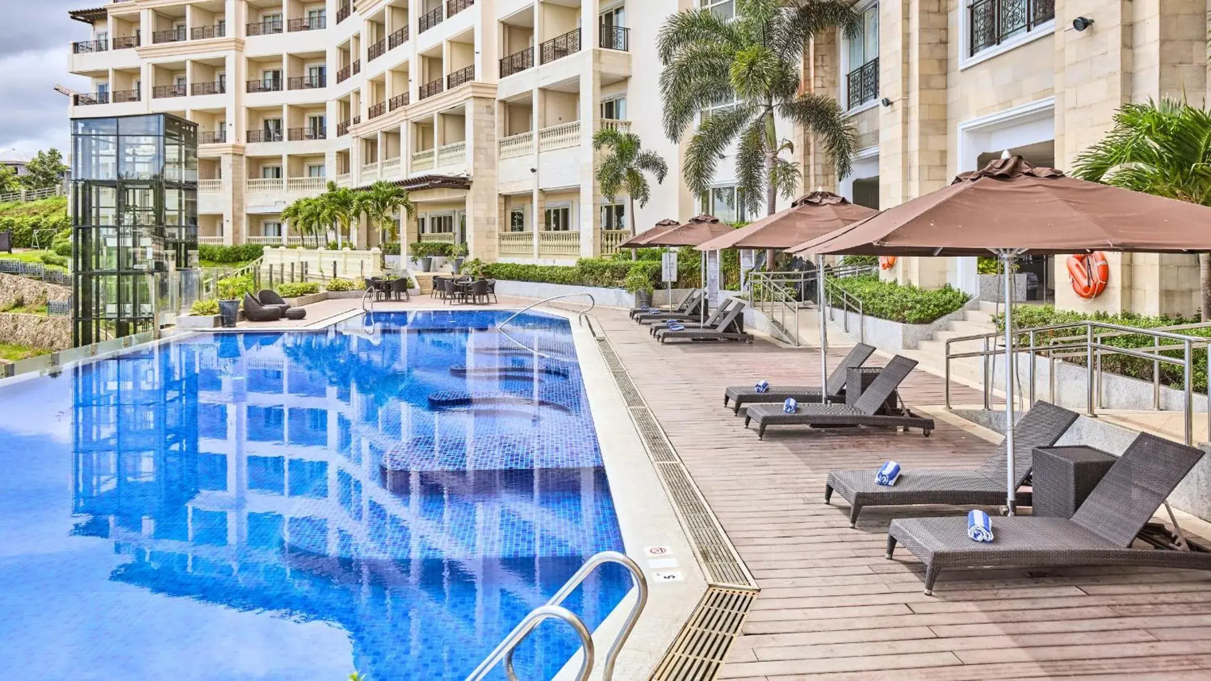 Property building in Twin Lakes Hotel near Tagaytay Property building in Twin Lakes Hotel near Tagaytay