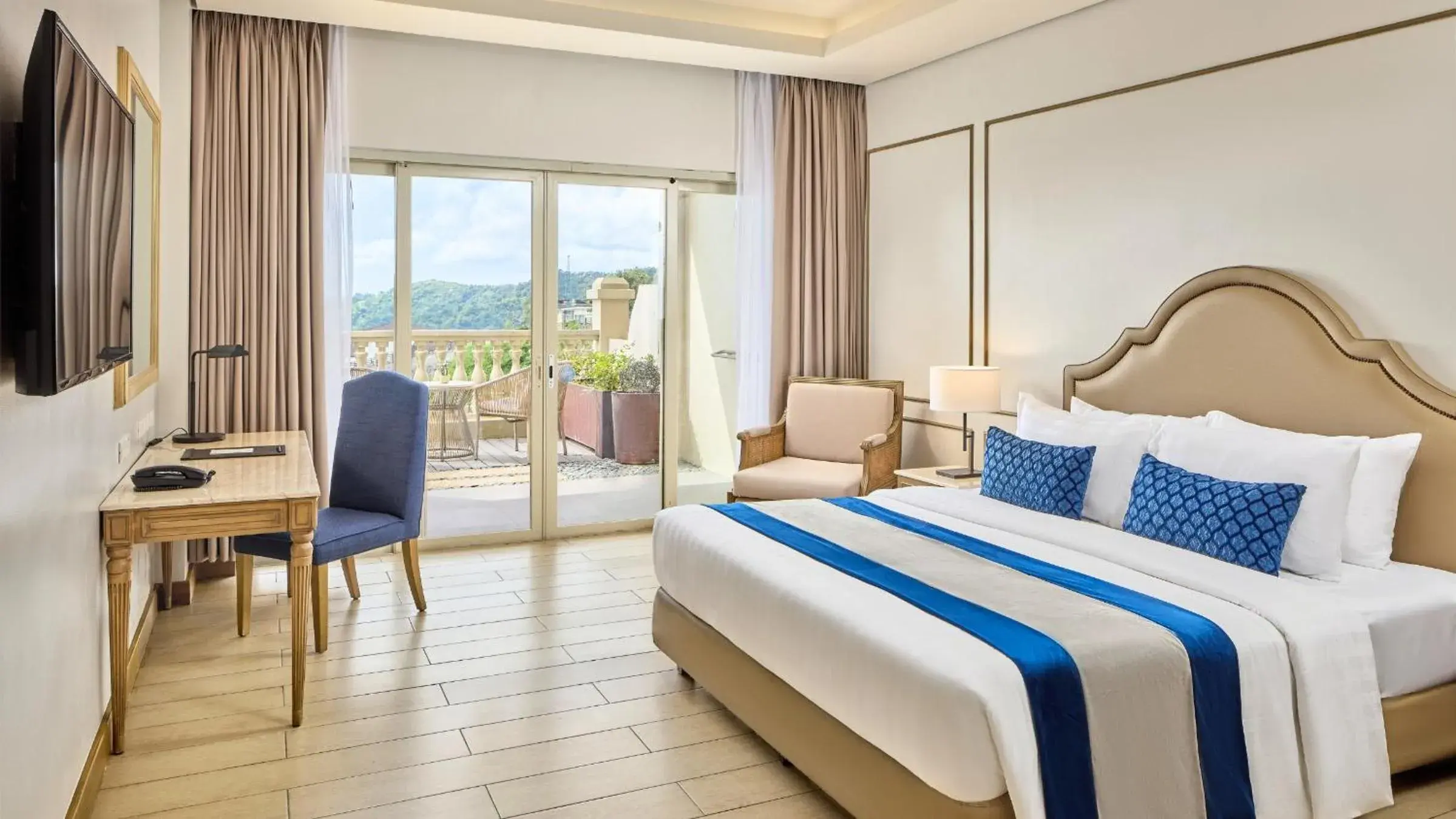 Premier Twin - single occupancy in Twin Lakes Hotel near Tagaytay Premier Twin - single occupancy in Twin Lakes Hotel near Tagaytay