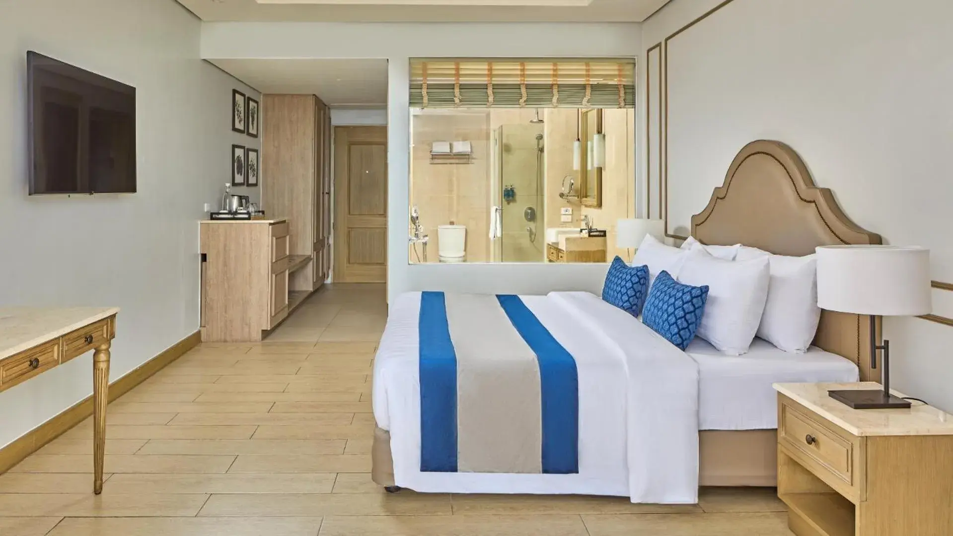 Classic Superior King - single occupancy in Twin Lakes Hotel near Tagaytay Classic Superior King - single occupancy in Twin Lakes Hotel near Tagaytay