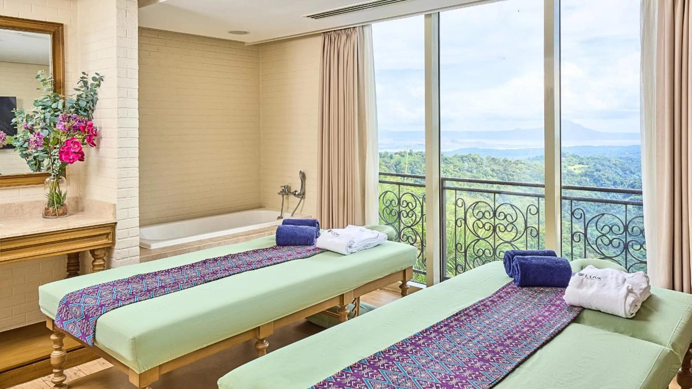 Natural landscape, Bed in Twin Lakes Hotel near Tagaytay