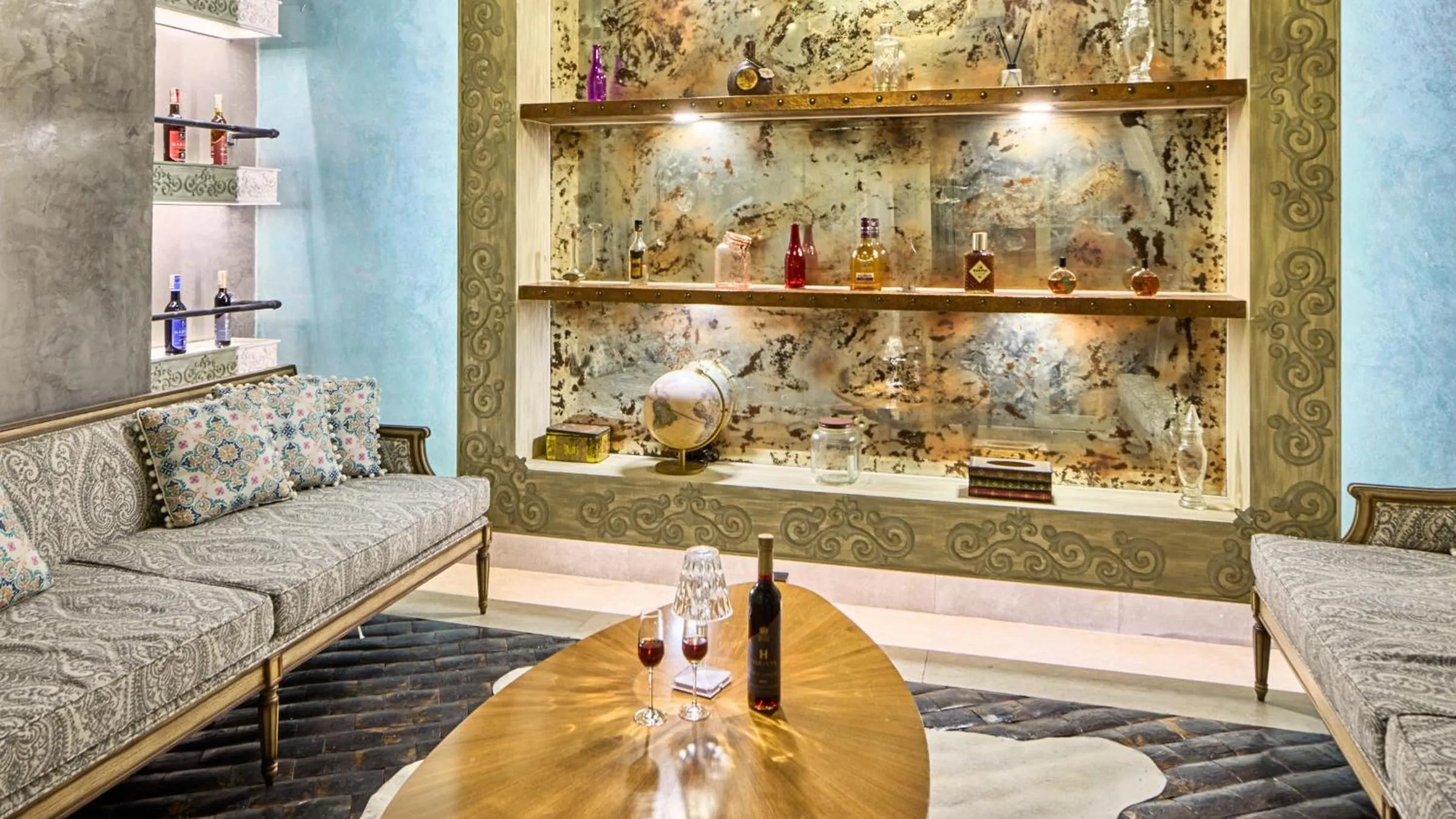 Restaurant/places to eat in Twin Lakes Hotel near Tagaytay