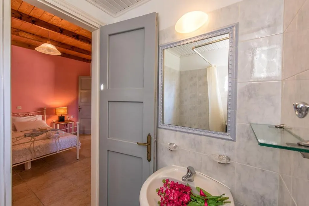 Bathroom, Bed in Lofos Soilis