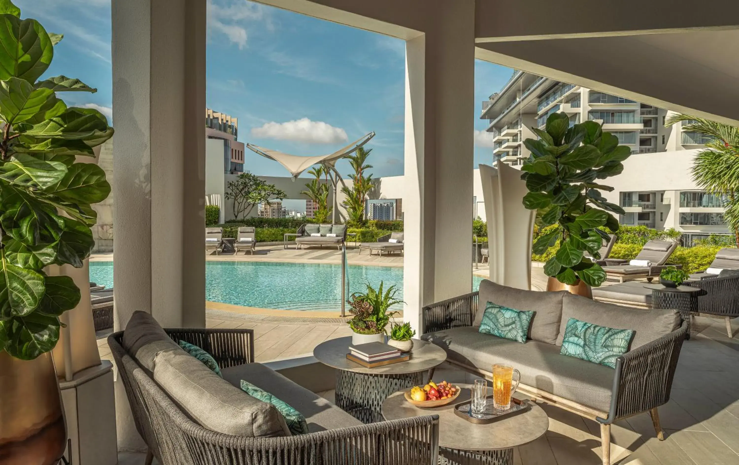 Pool view in Four Seasons Hotel Singapore Pool view in Four Seasons Hotel Singapore