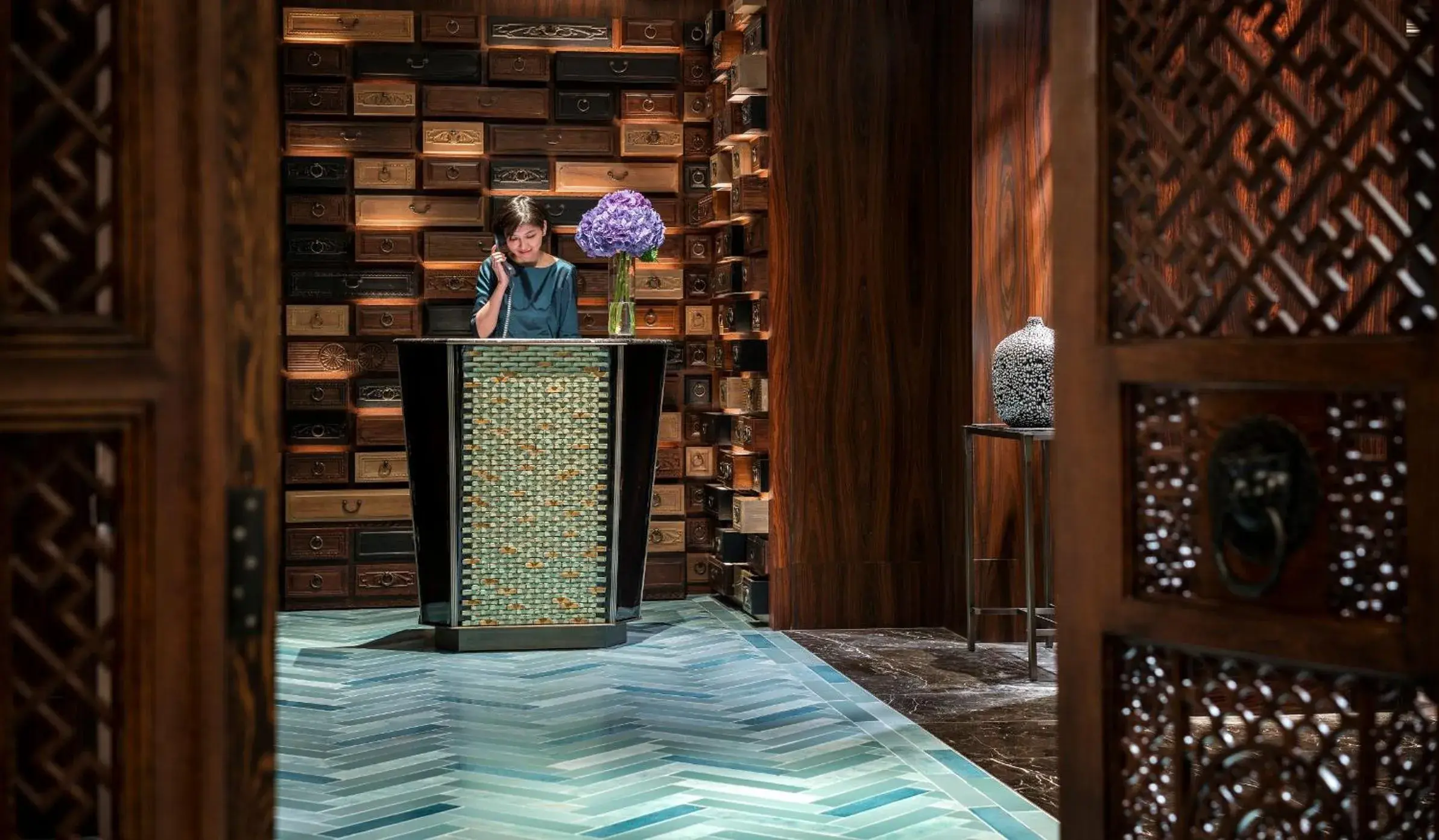 Restaurant/places to eat in Four Seasons Hotel Singapore Restaurant/places to eat in Four Seasons Hotel Singapore