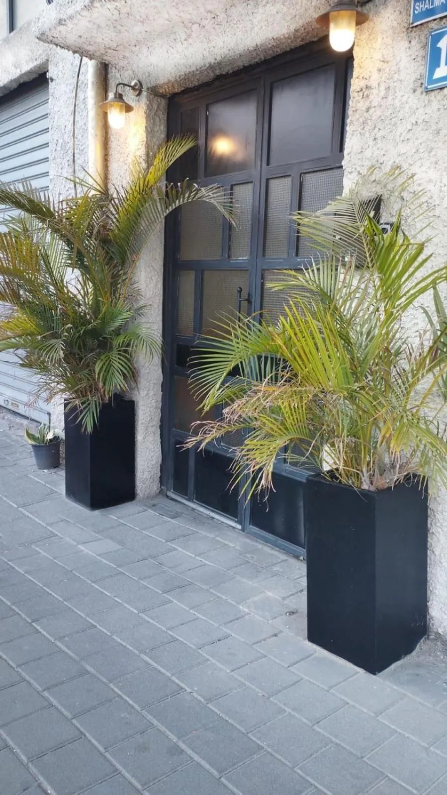 Facade/entrance in Jojo TLV