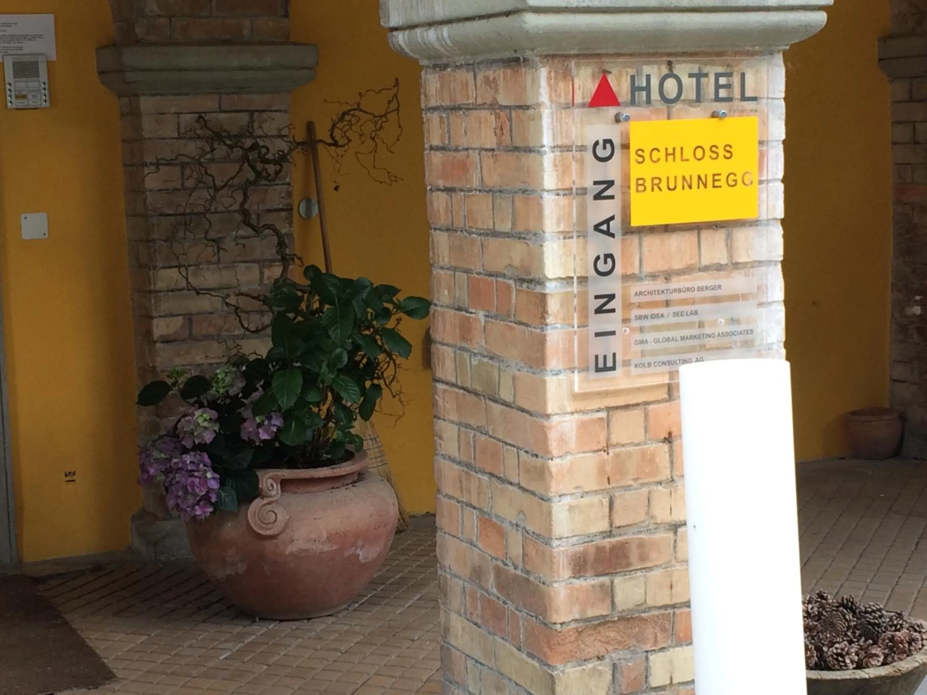 Facade/entrance in Schloss Brunnegg