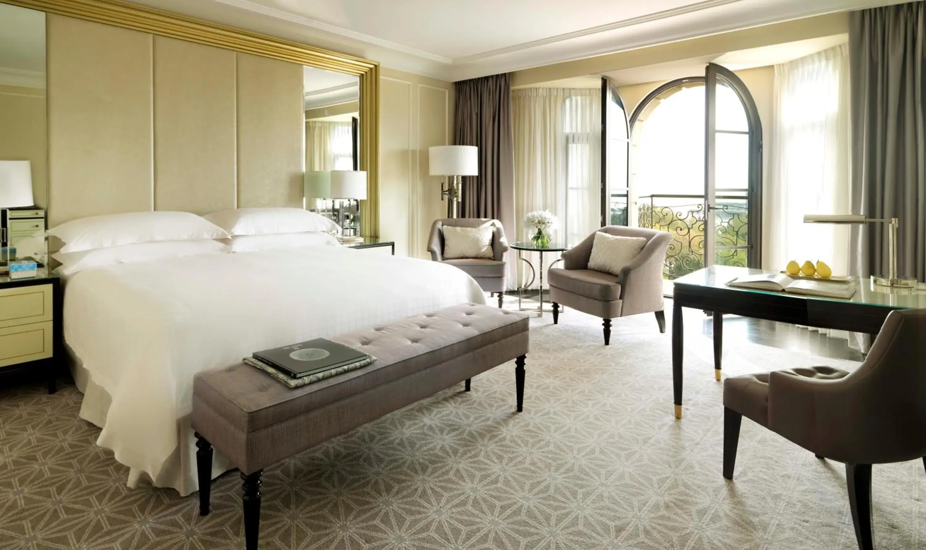 Photo of the whole room, Bed in Four Seasons Hotel Baku Photo of the whole room, Bed in Four Seasons Hotel Baku