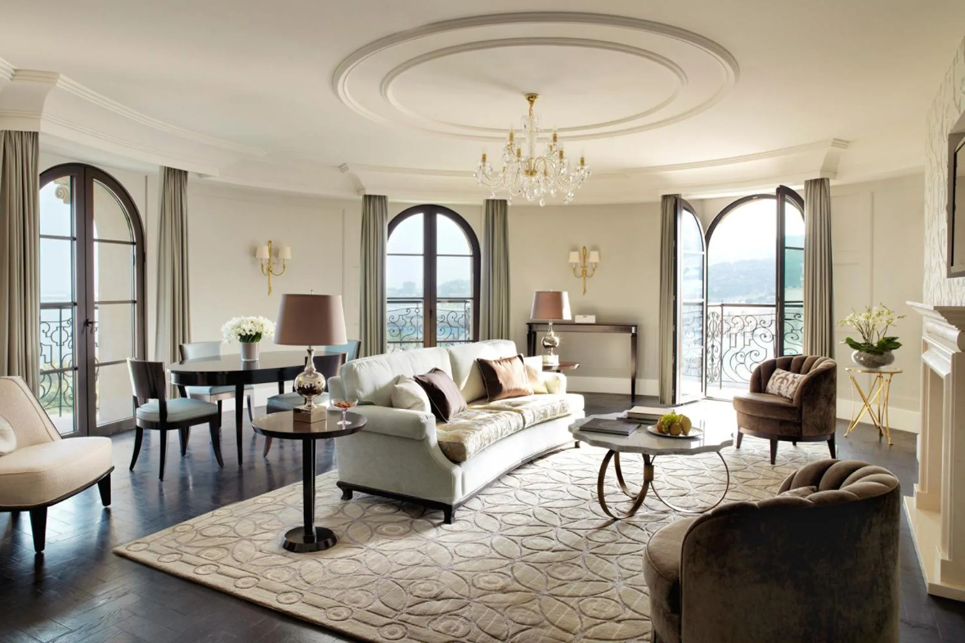 Living room in Four Seasons Hotel Baku