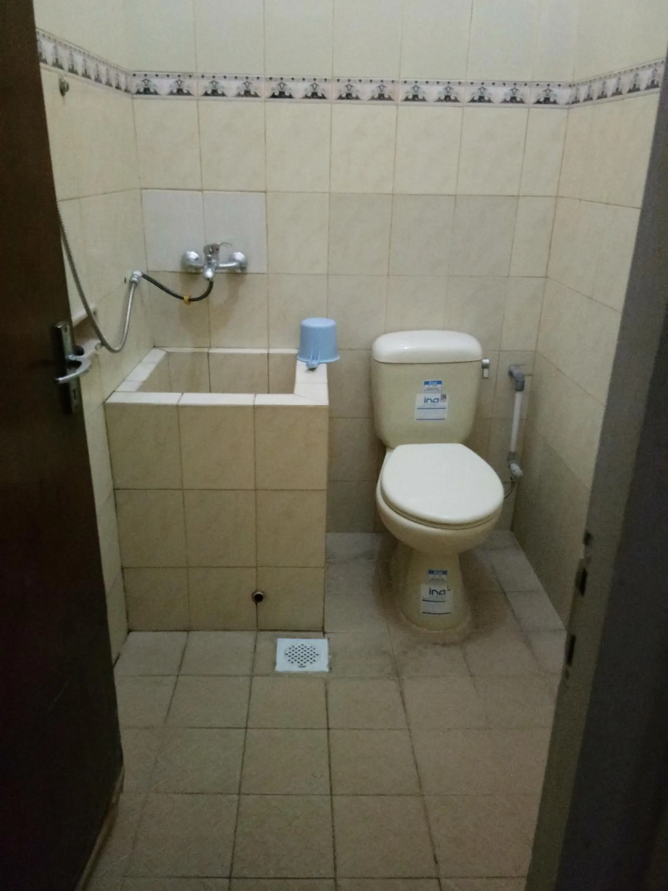 Bathroom in Prayogo Lama Family GH Prawirotaman