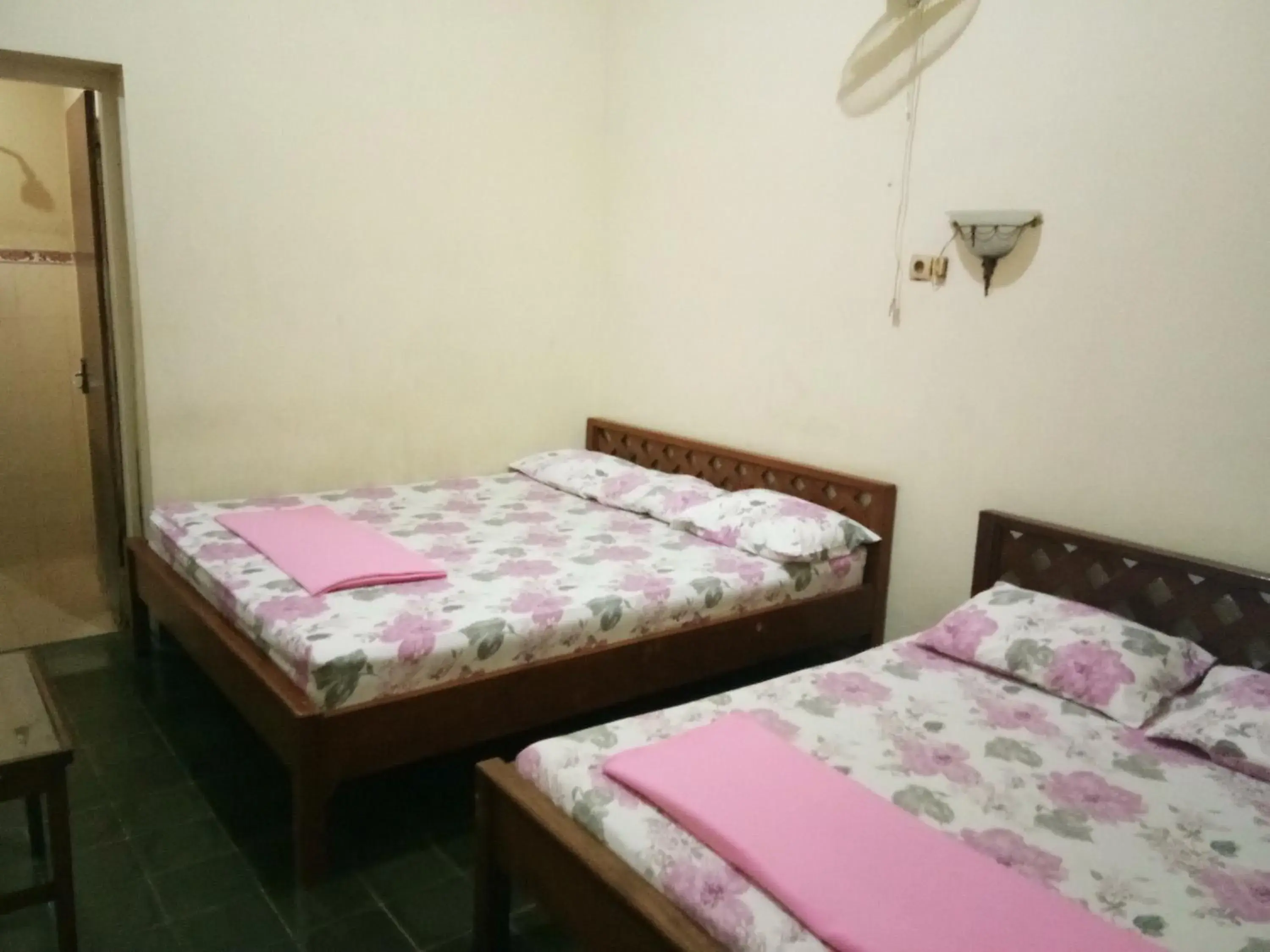 Bedroom, Bed in Prayogo Lama Family GH Prawirotaman Bedroom, Bed in Prayogo Lama Family GH Prawirotaman