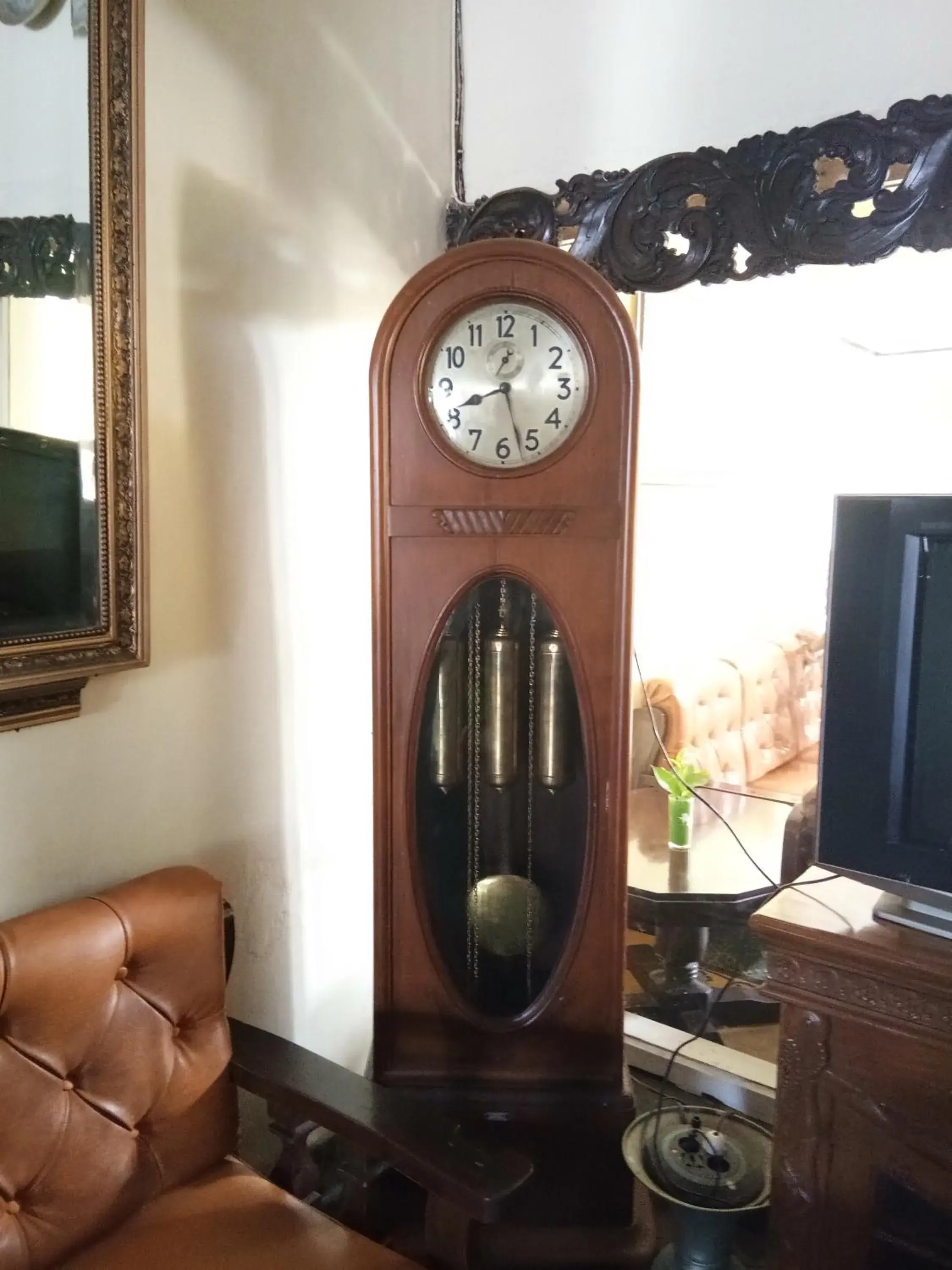 Communal lounge/ TV room in Prayogo Lama Family GH Prawirotaman Communal lounge/ TV room in Prayogo Lama Family GH Prawirotaman