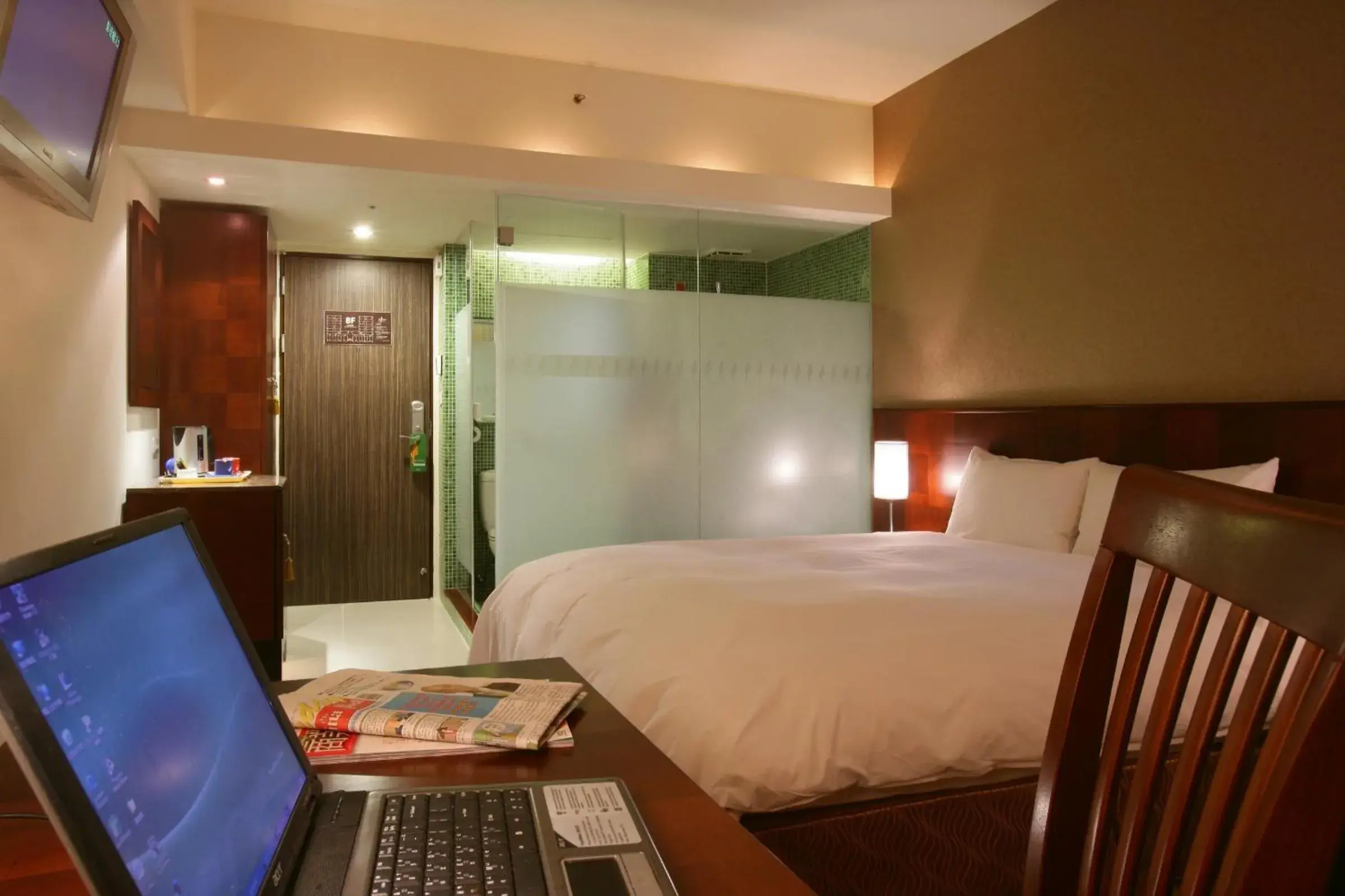 Photo of the whole room, Bed in In One City Inn Photo of the whole room, Bed in In One City Inn