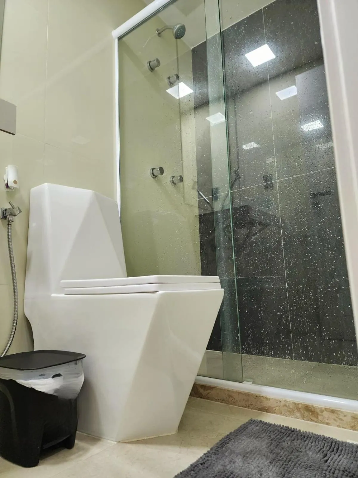 Shower in Cobertura em Ondina
