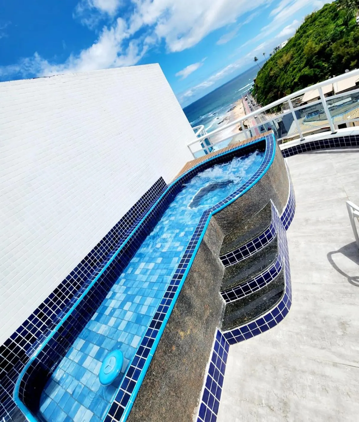 Pool view in Cobertura em Ondina