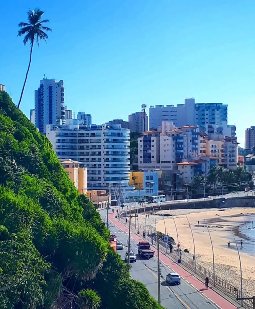 Property building in Cobertura em Ondina