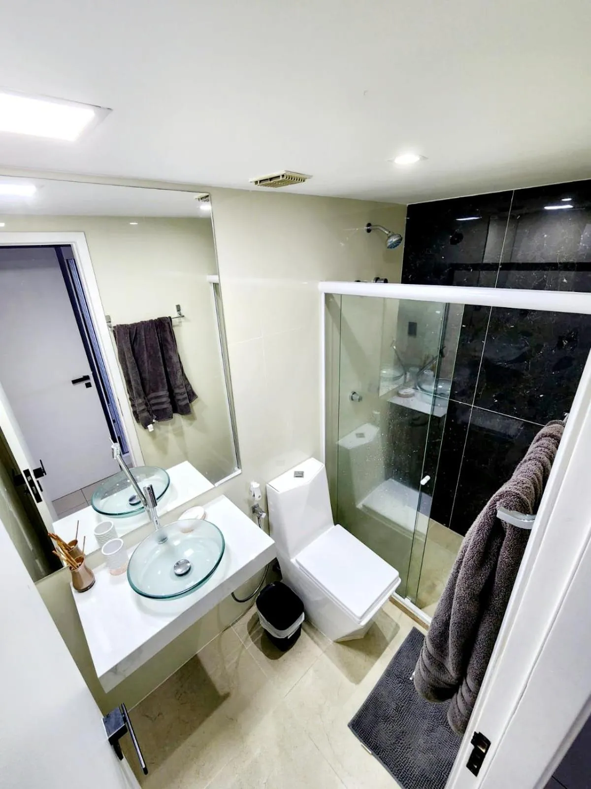 Shower in Cobertura em Ondina