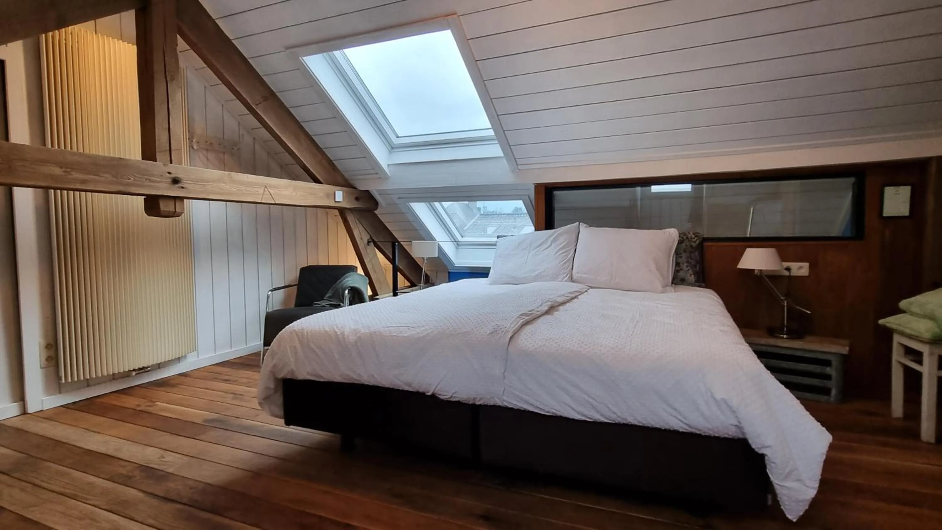 Bed in Een vleugje wellness in de Voerstreek - Bed & Brocante Onder de Poort