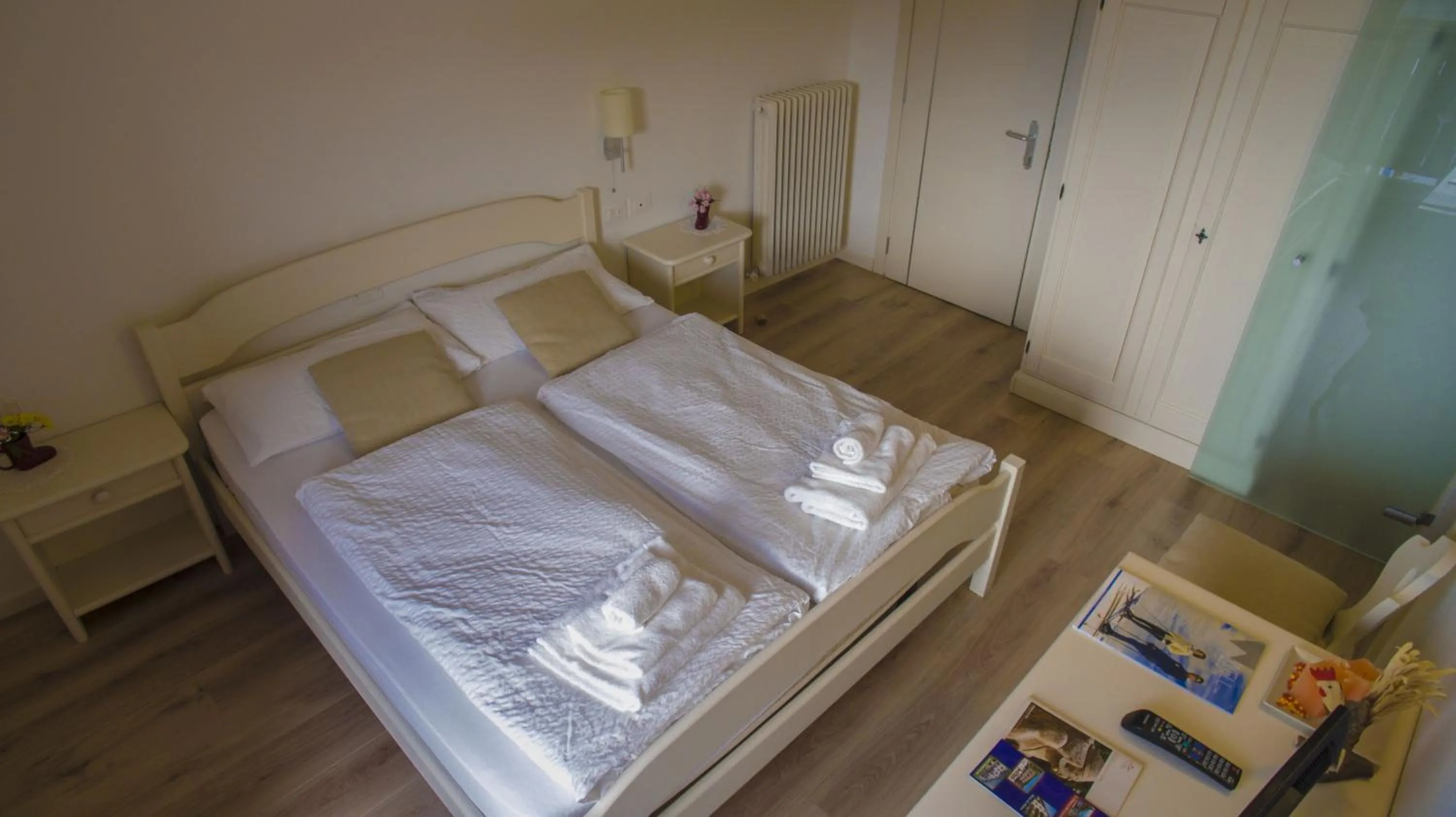 Bed in Hotel B&B Francolini