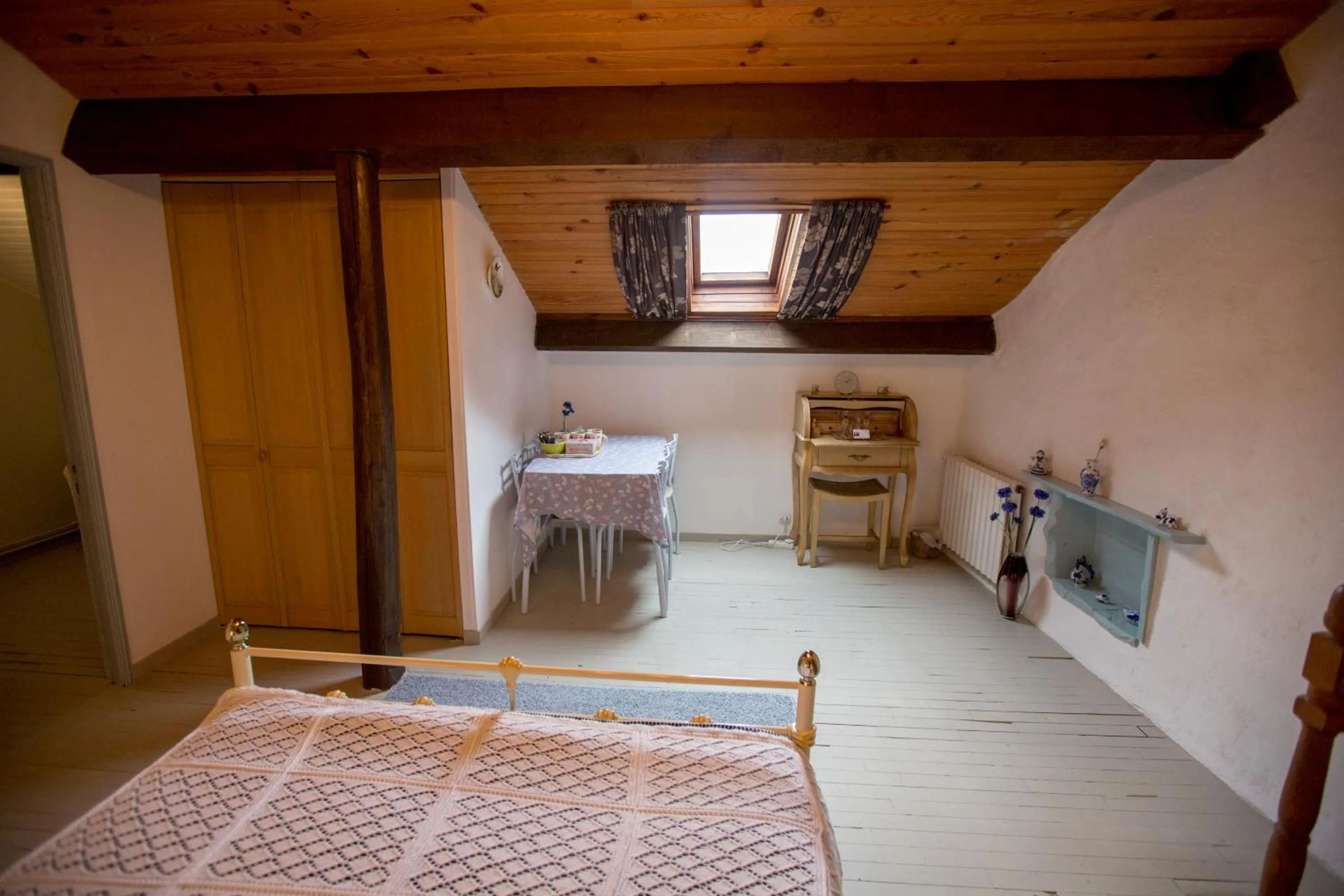 Bed in La Maison Des Fleurs