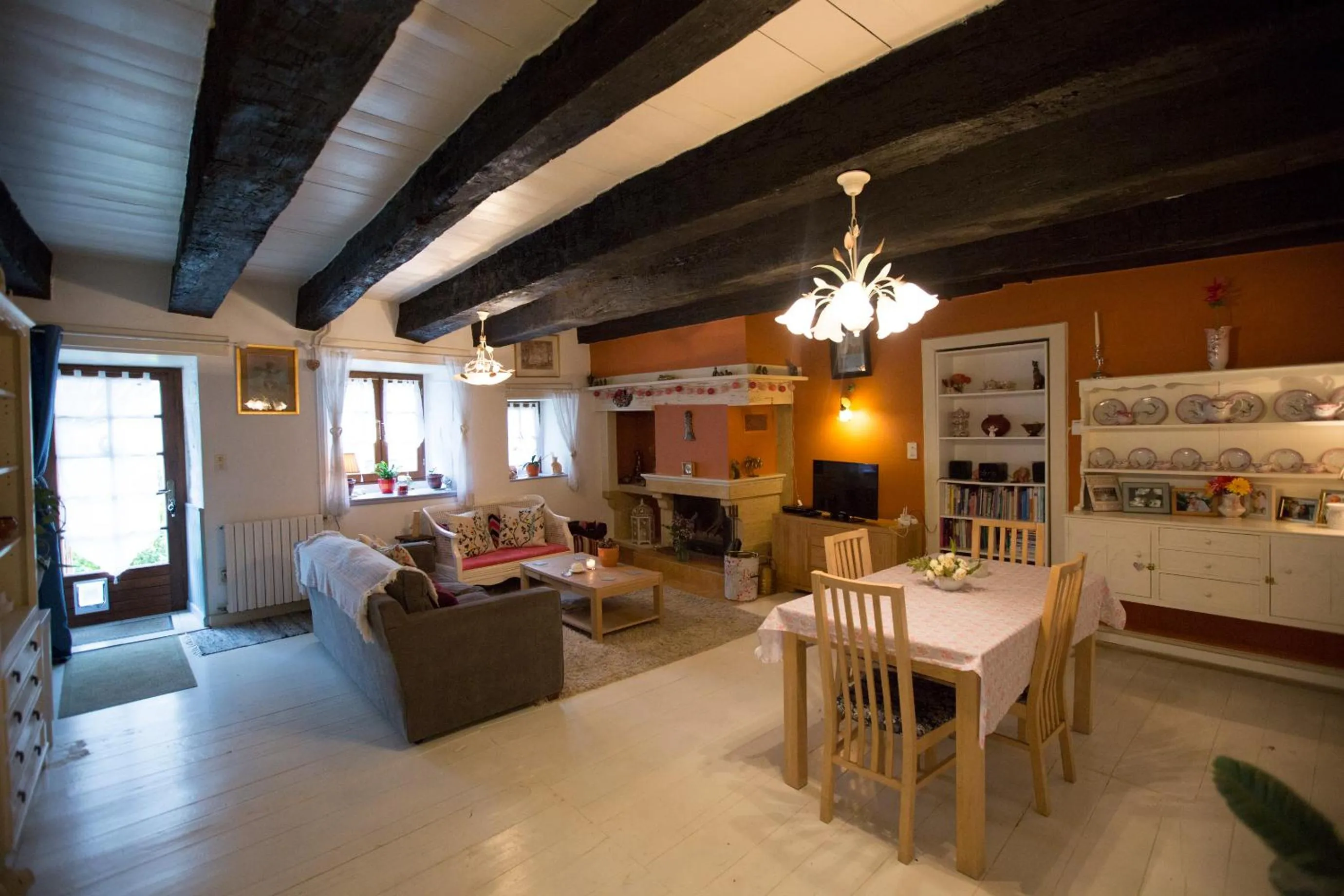 Living room in La Maison Des Fleurs
