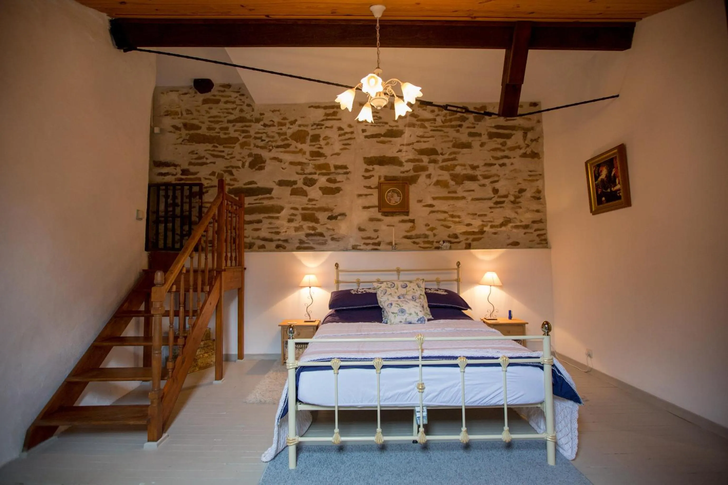 Bed in La Maison Des Fleurs